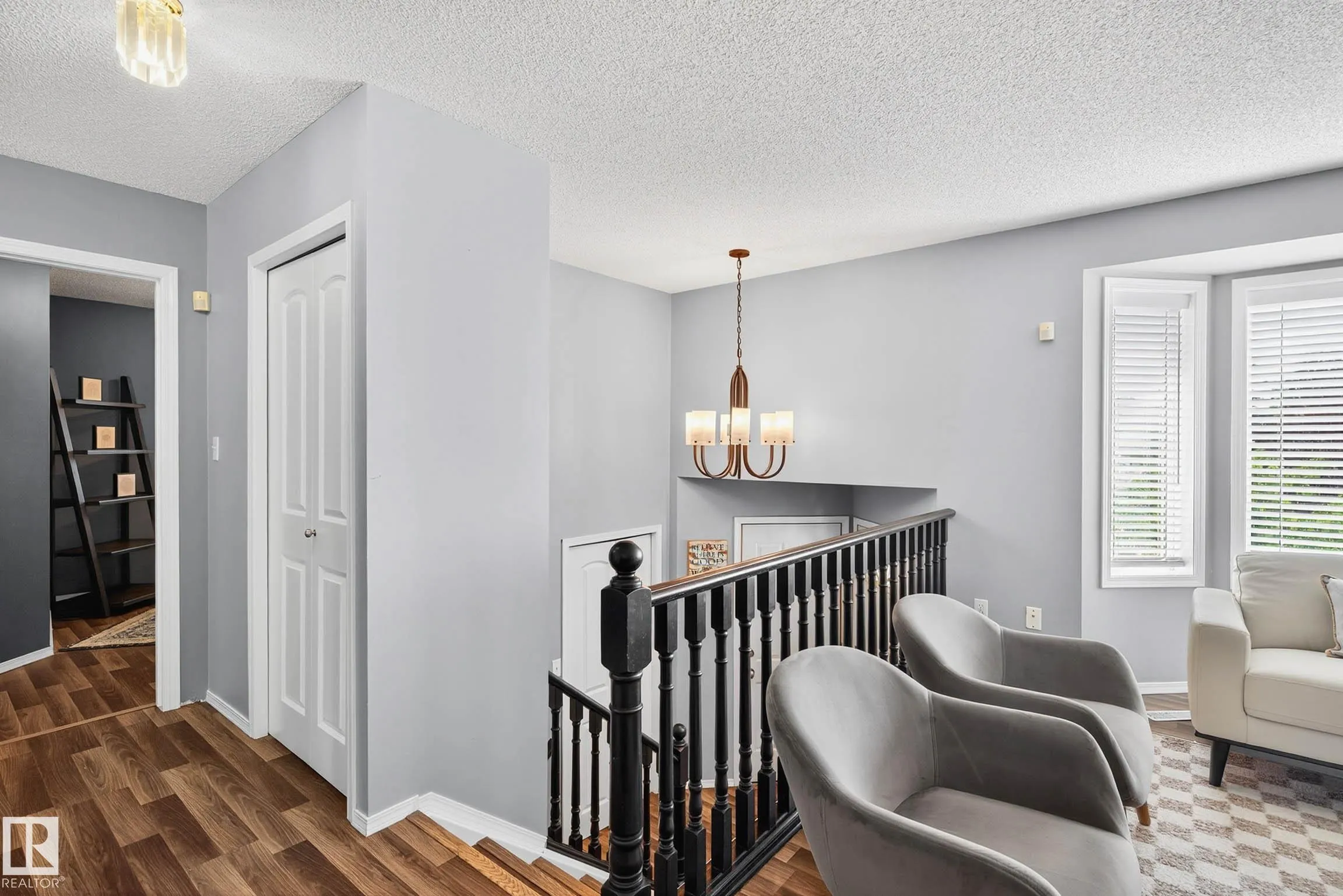 1079 JONES Crescent