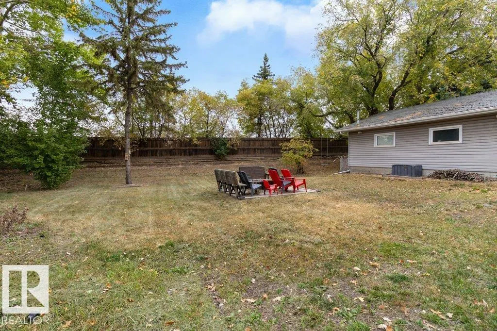 106 MARION Place