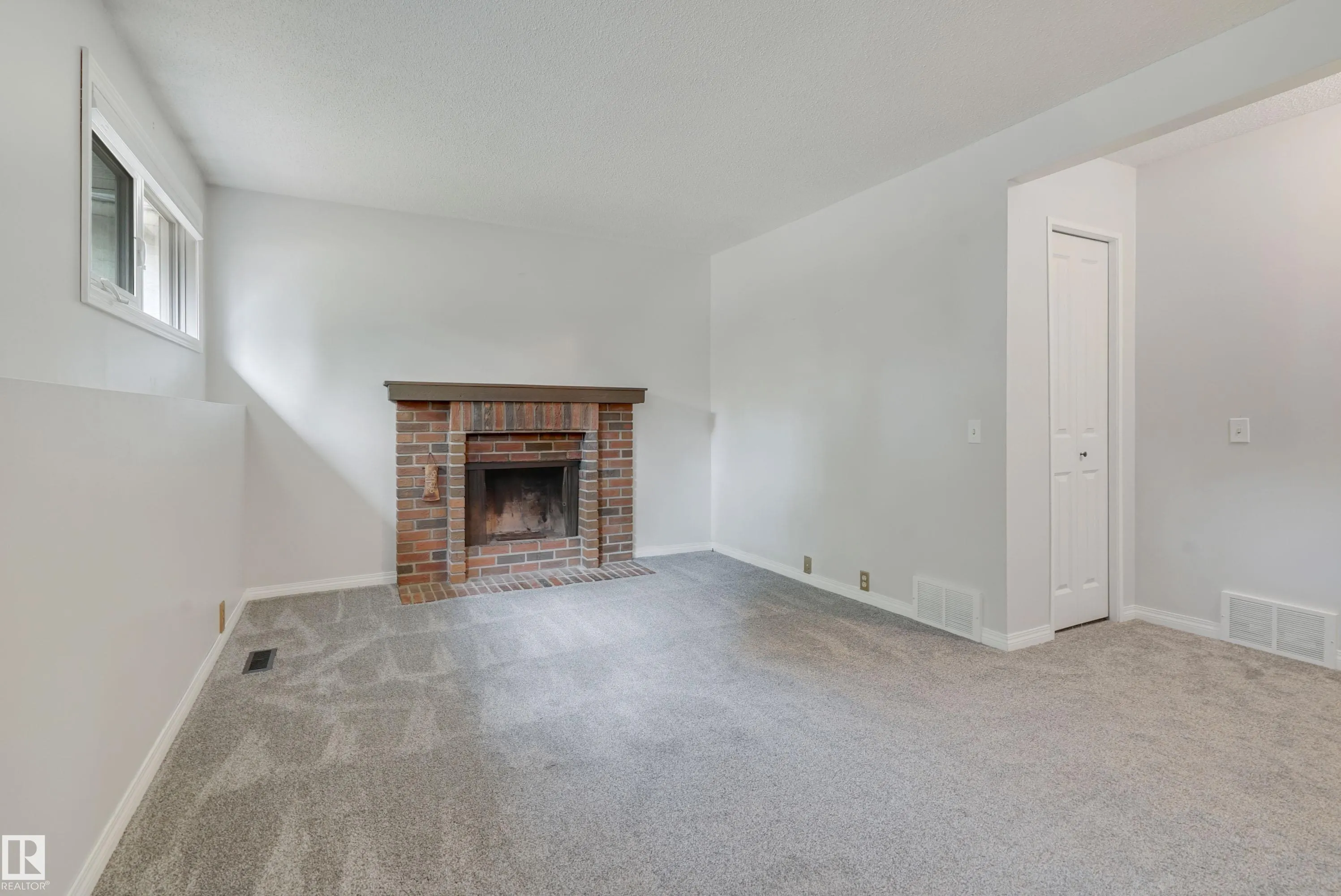66 FLINT Crescent