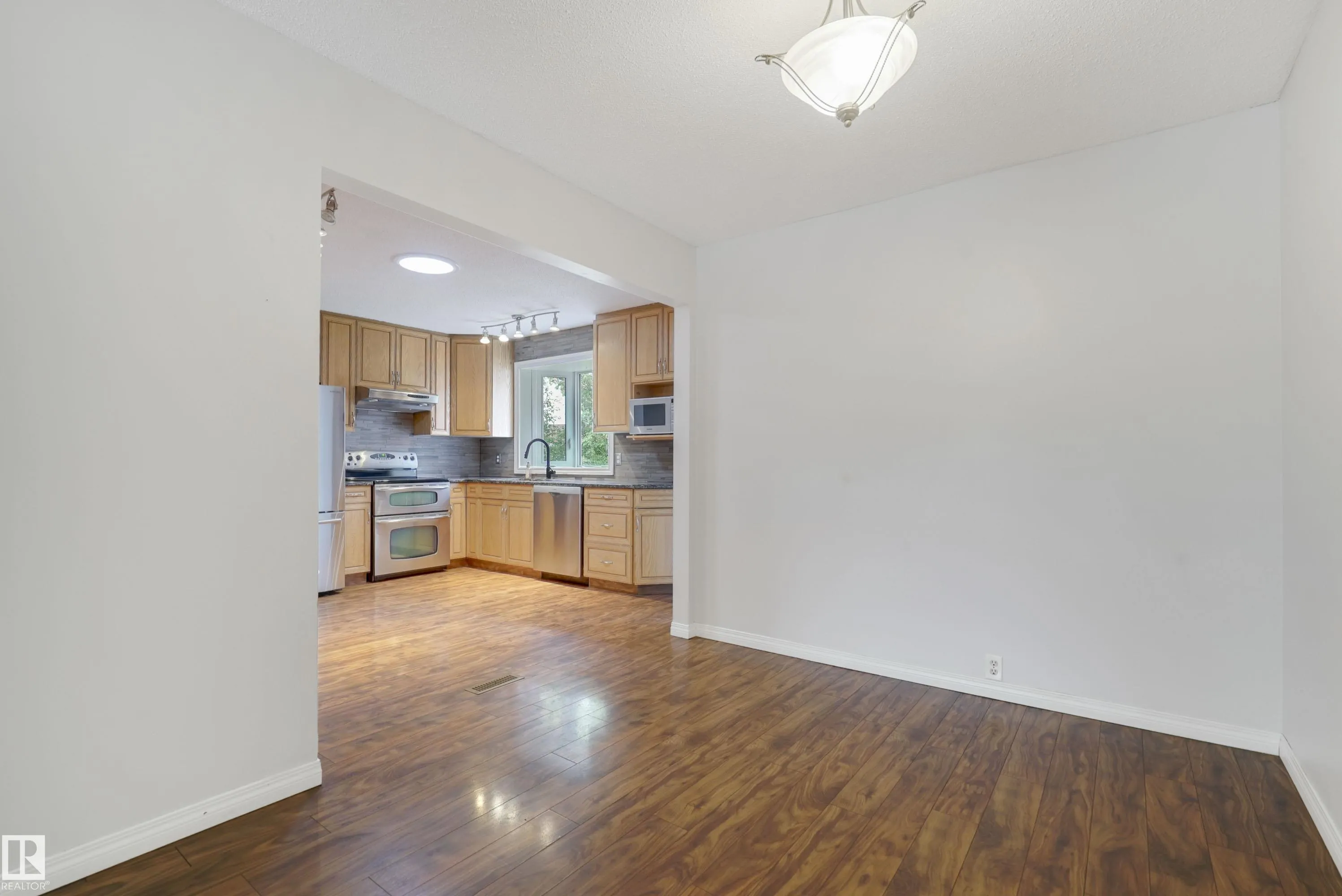 66 FLINT Crescent