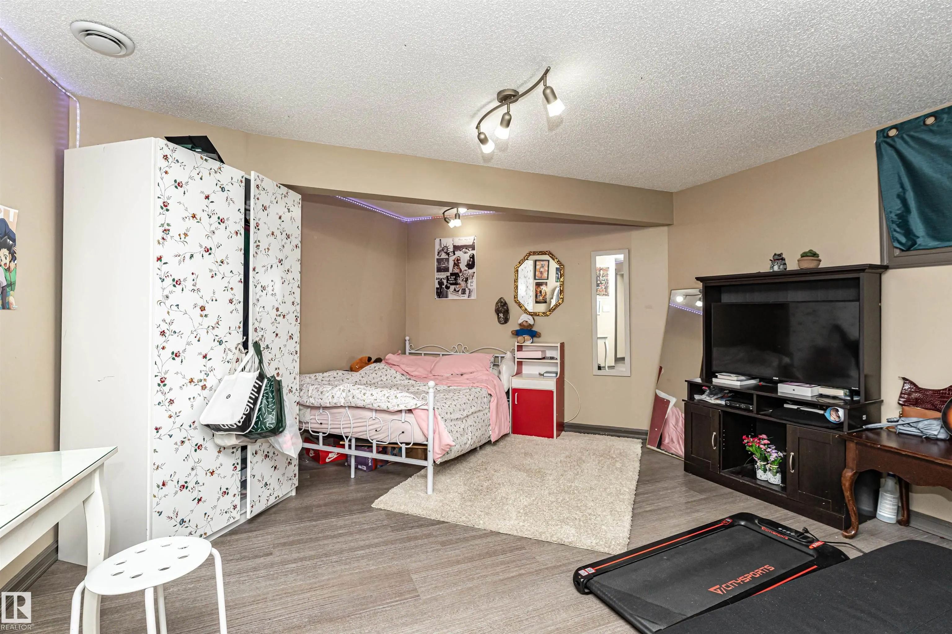 1440 POTTER GREENS Drive