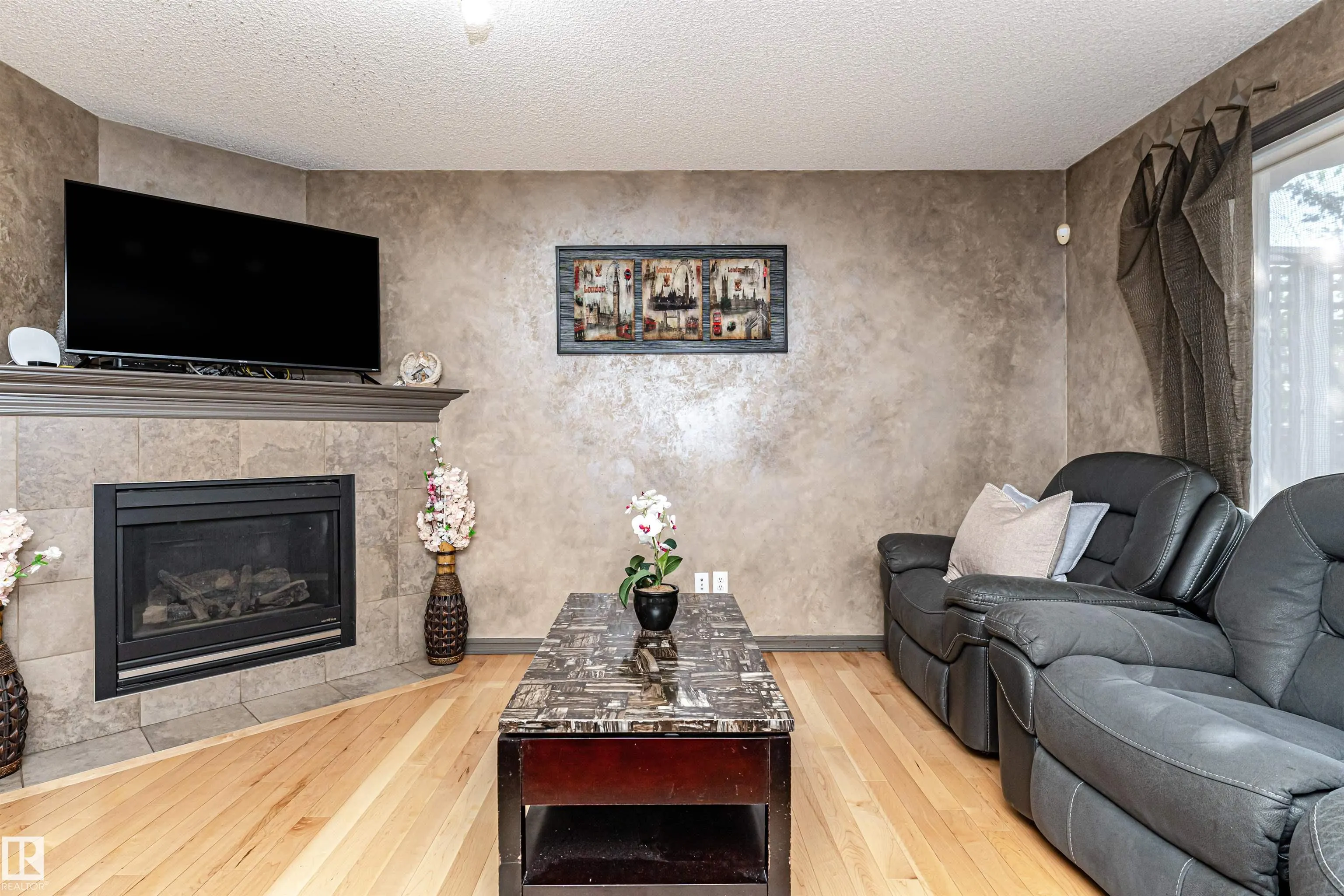 1440 POTTER GREENS Drive
