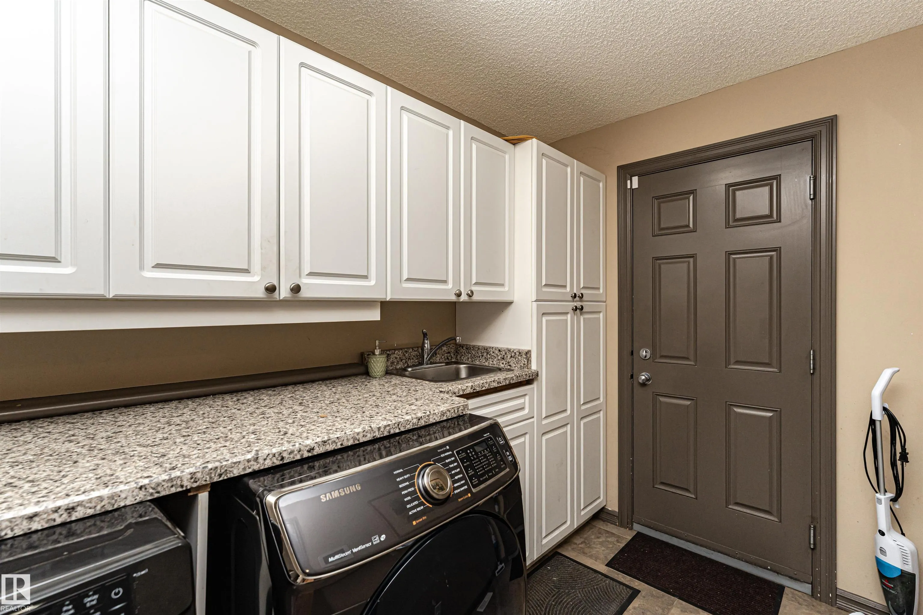 1440 POTTER GREENS Drive