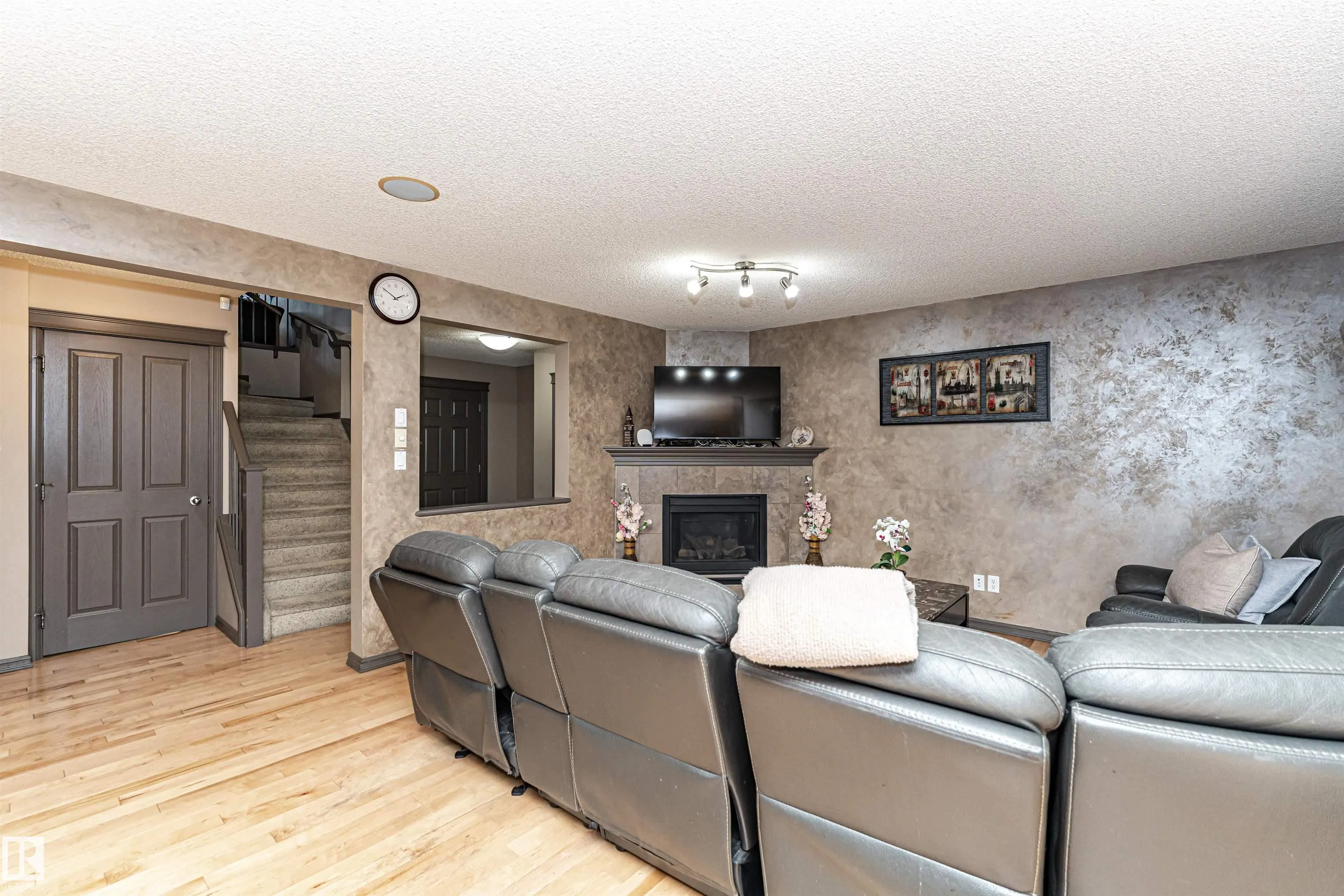 1440 POTTER GREENS Drive