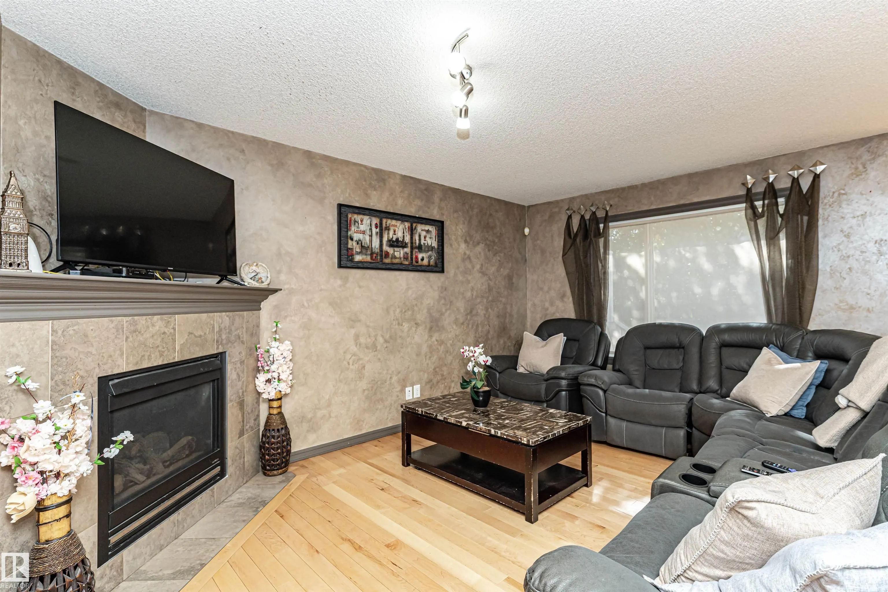 1440 POTTER GREENS Drive