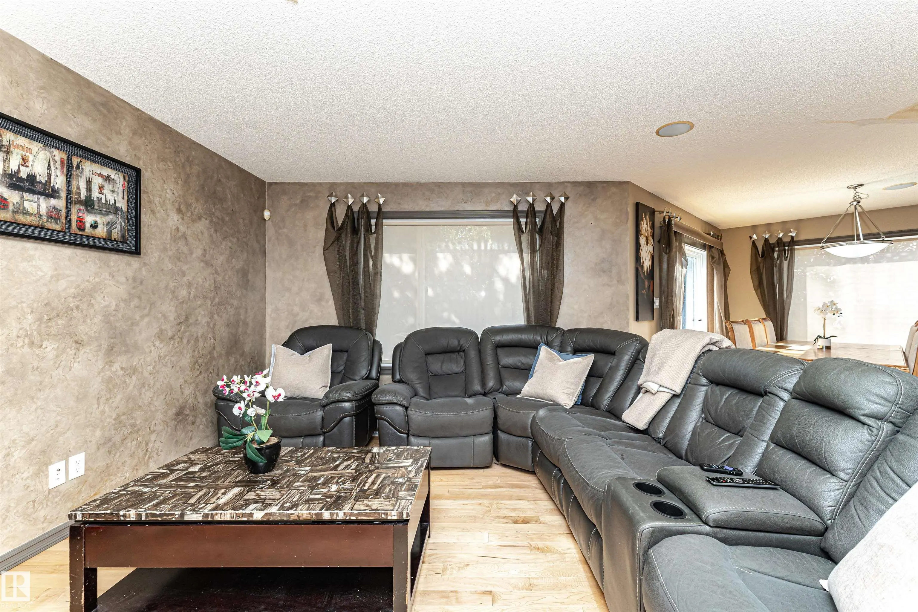 1440 POTTER GREENS Drive