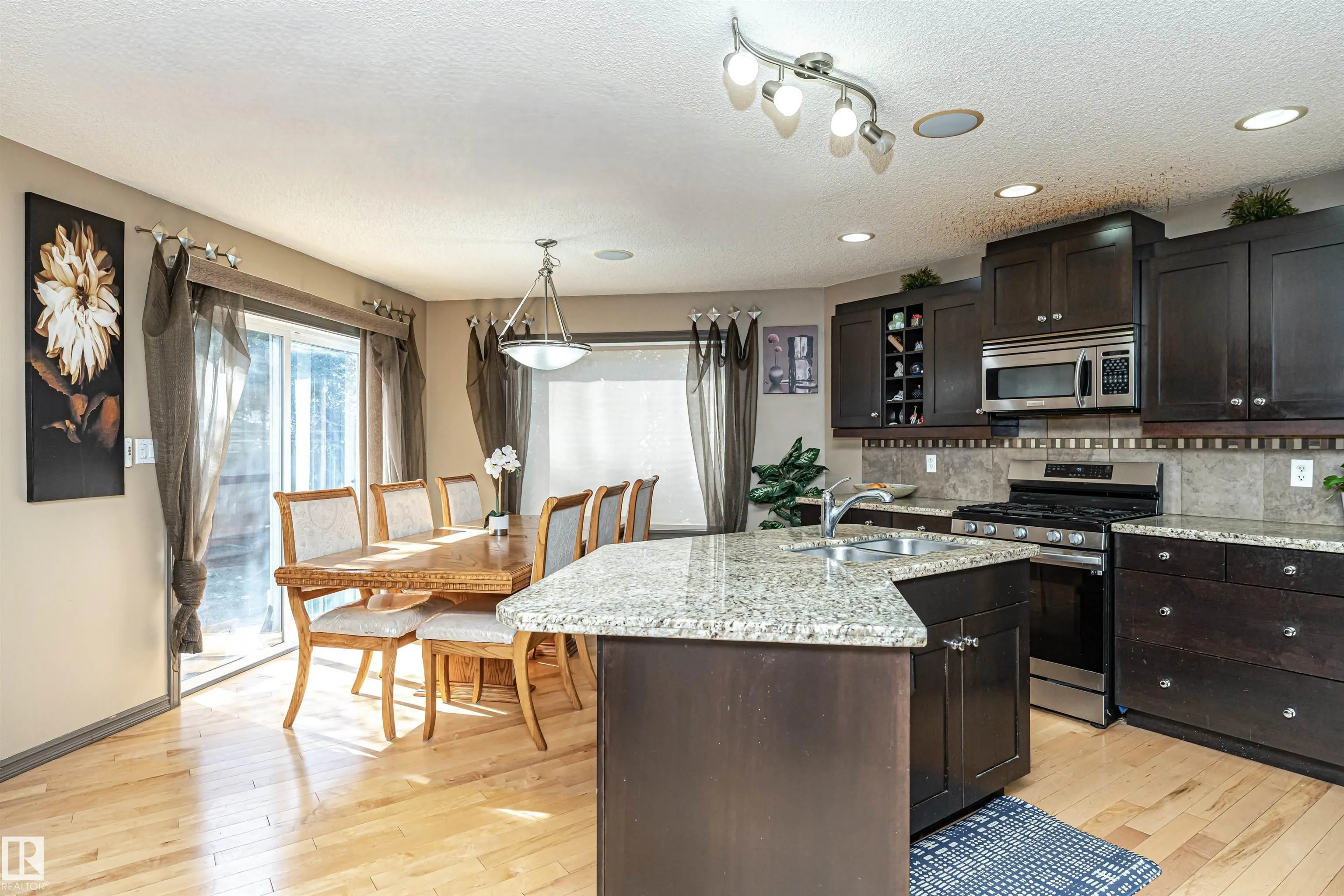 1440 POTTER GREENS Drive
