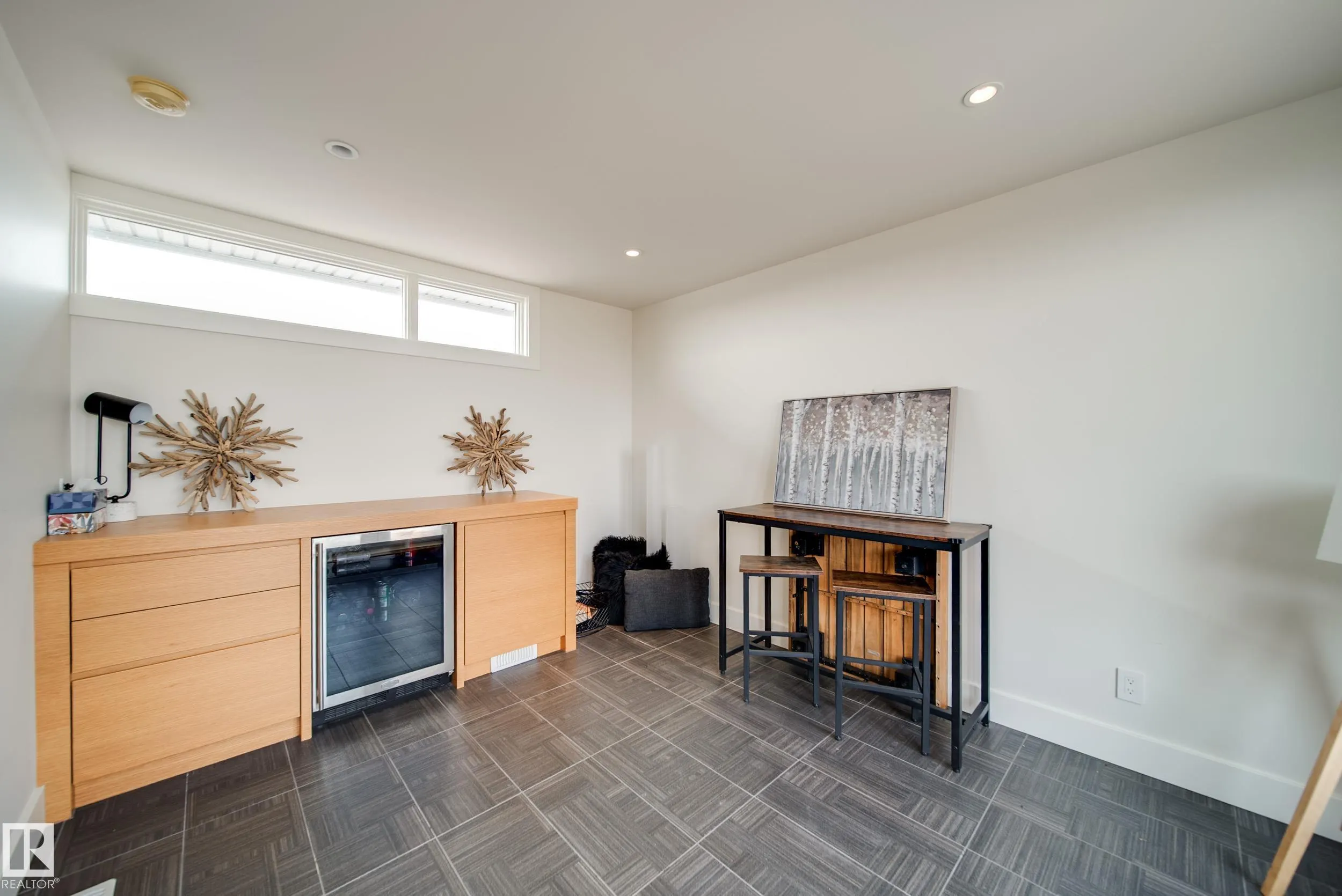 705 HOWATT Drive