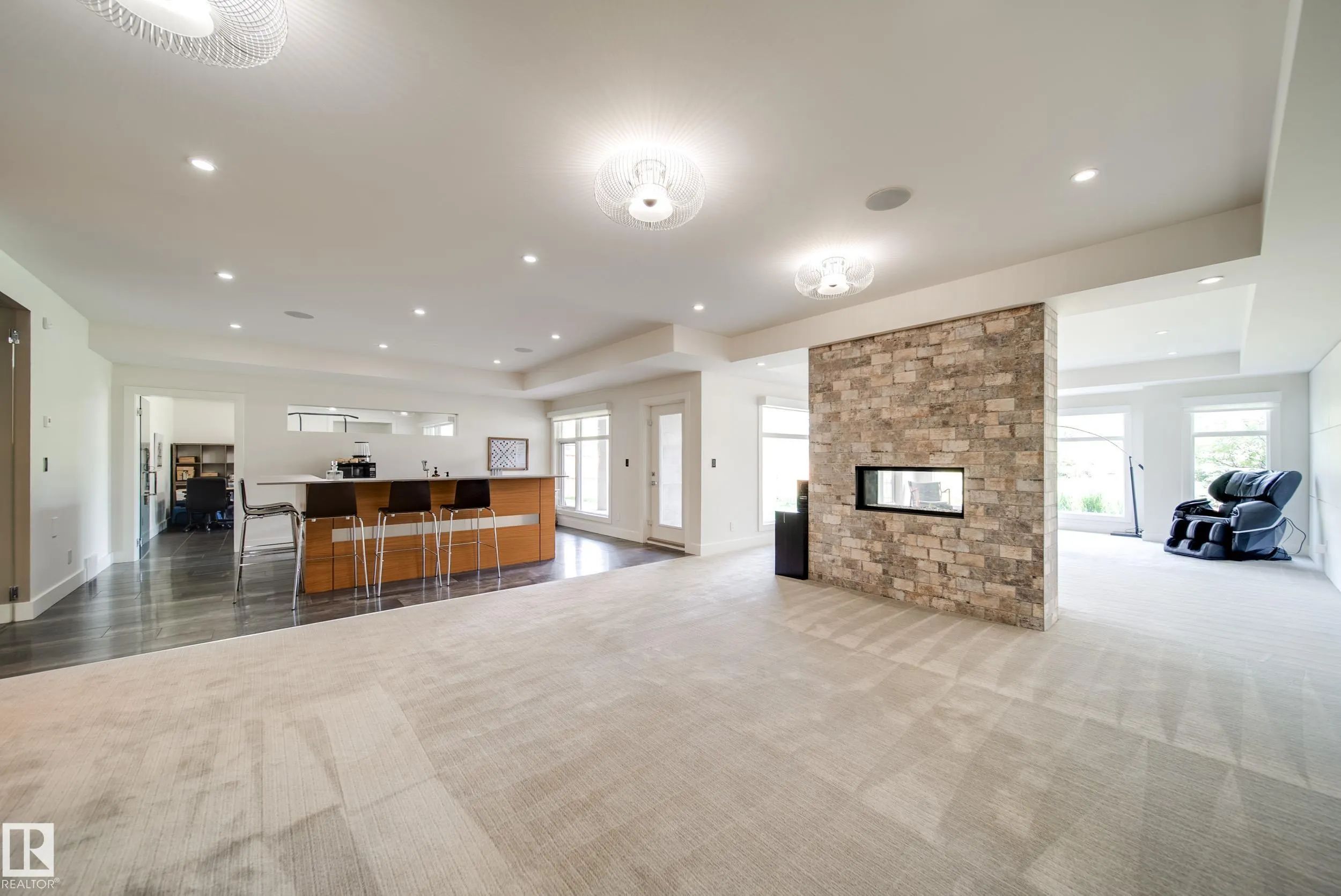 705 HOWATT Drive