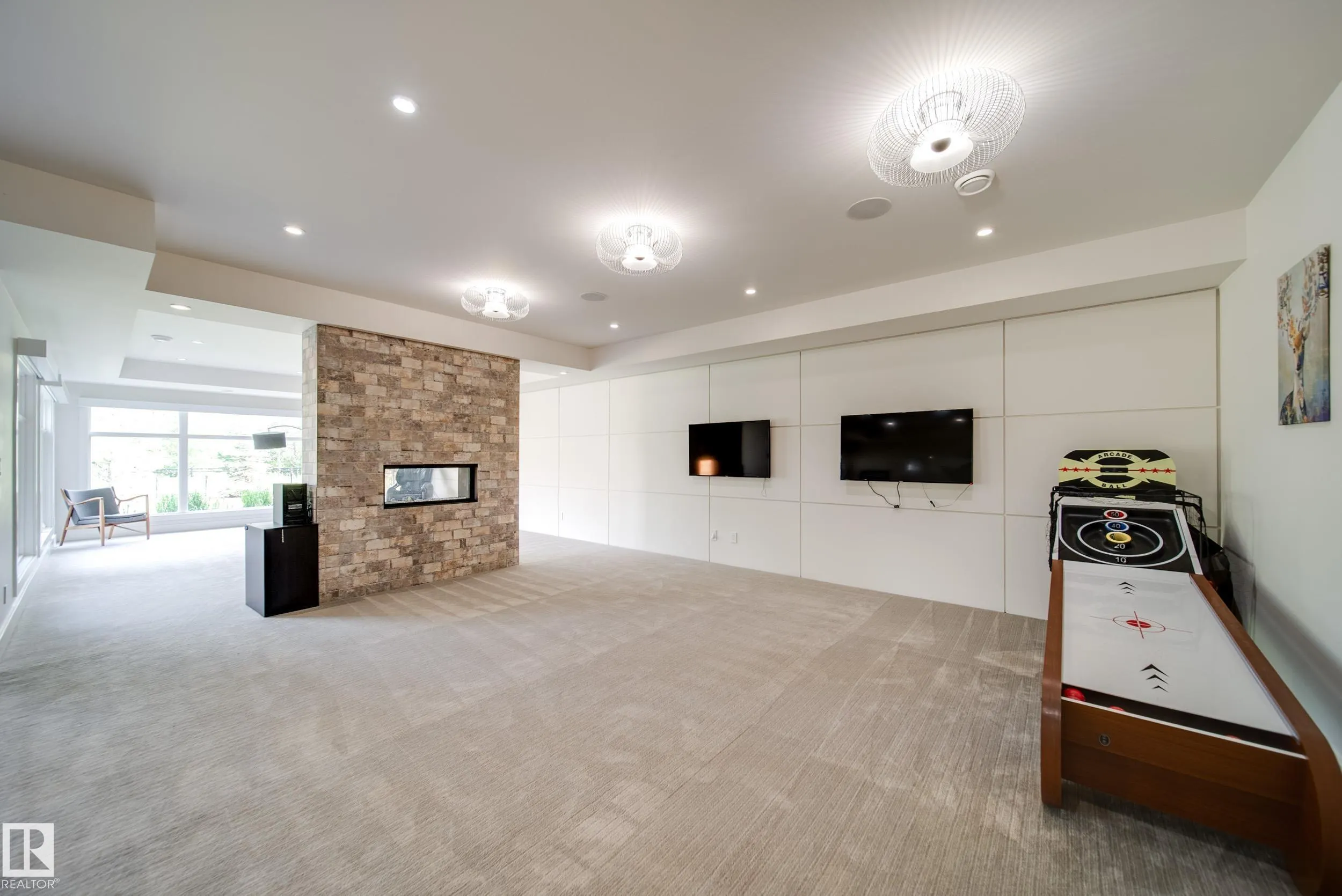 705 HOWATT Drive