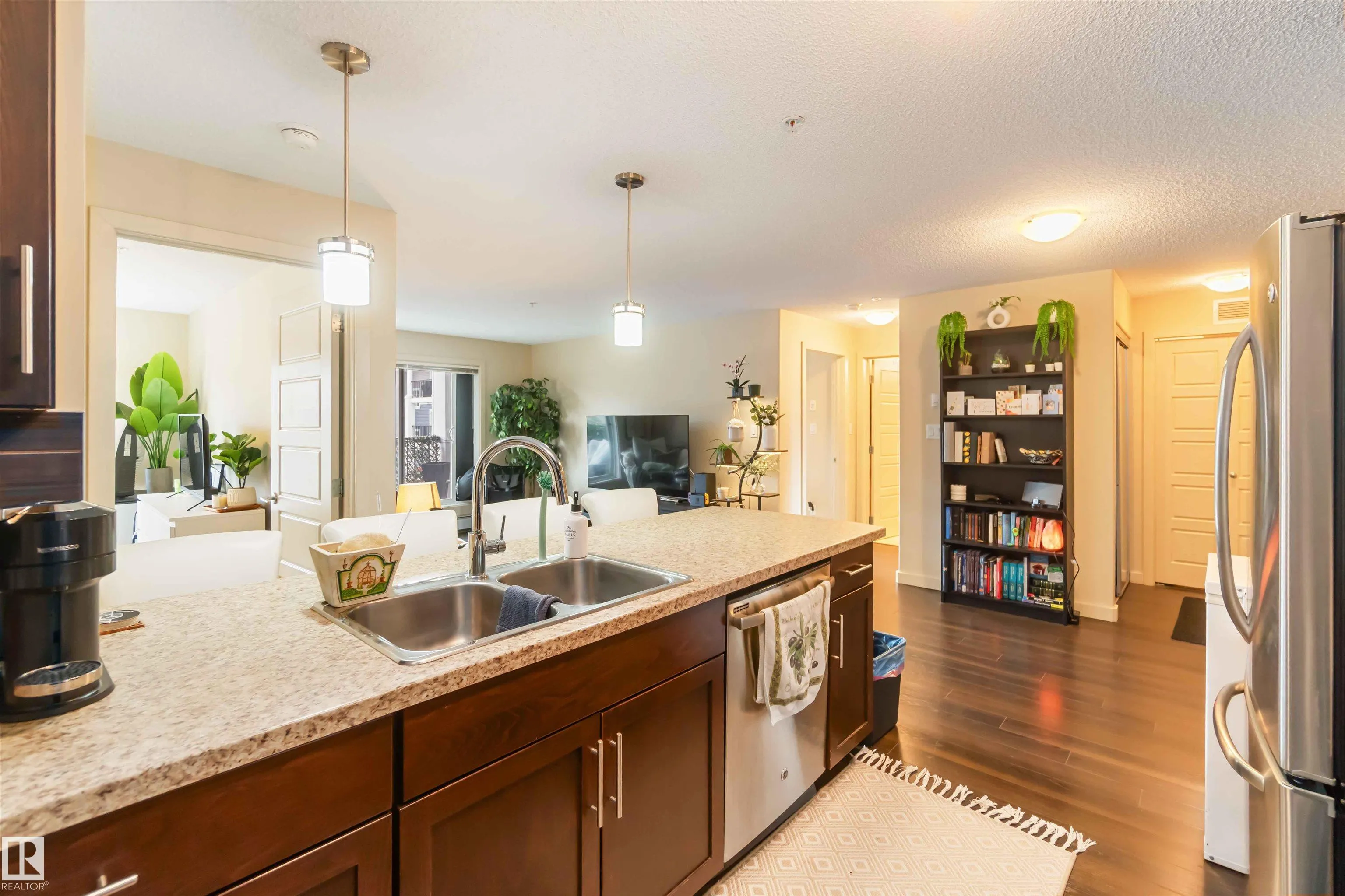 6084 STANTON Drive