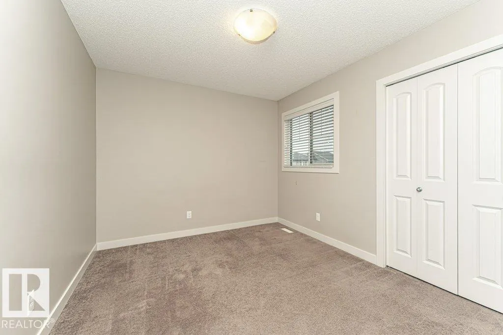 70 SANTANA Crescent