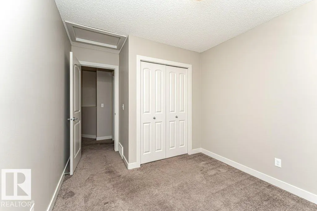 70 SANTANA Crescent