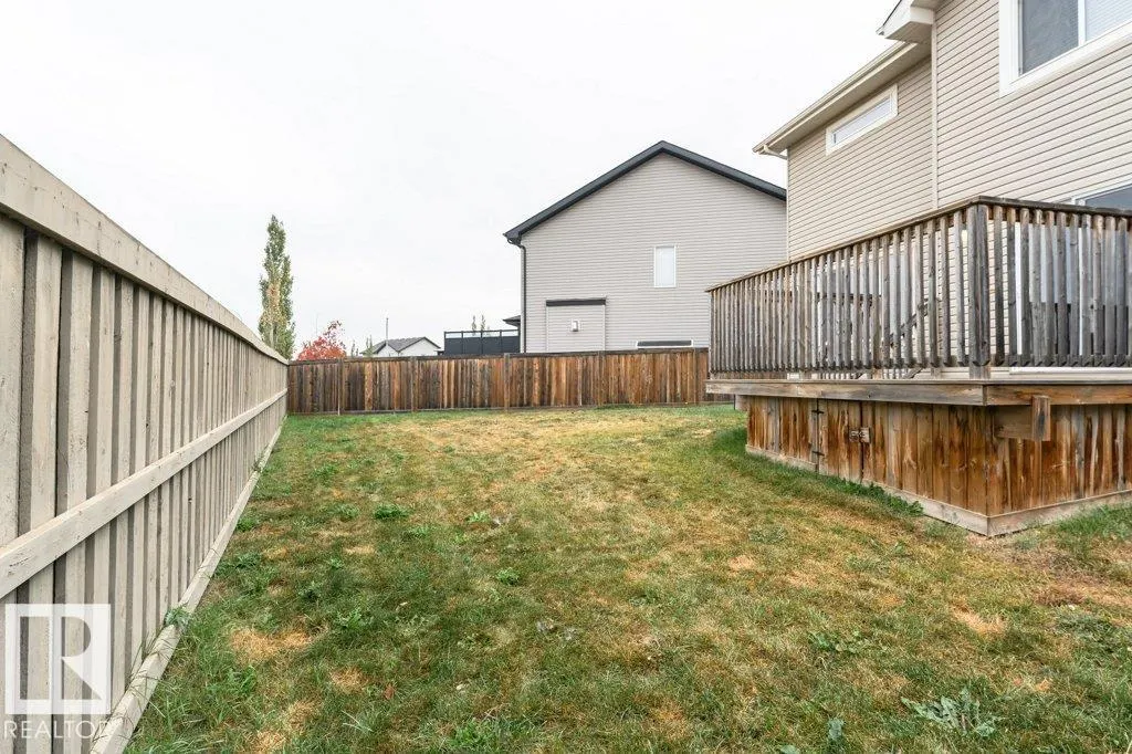 70 SANTANA Crescent
