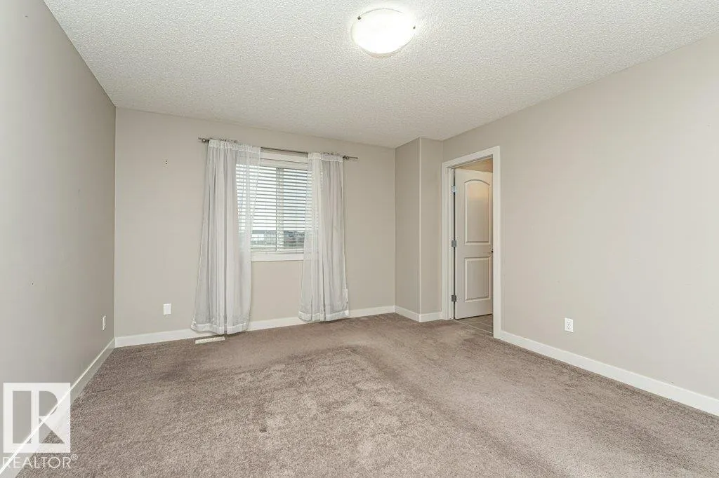 70 SANTANA Crescent