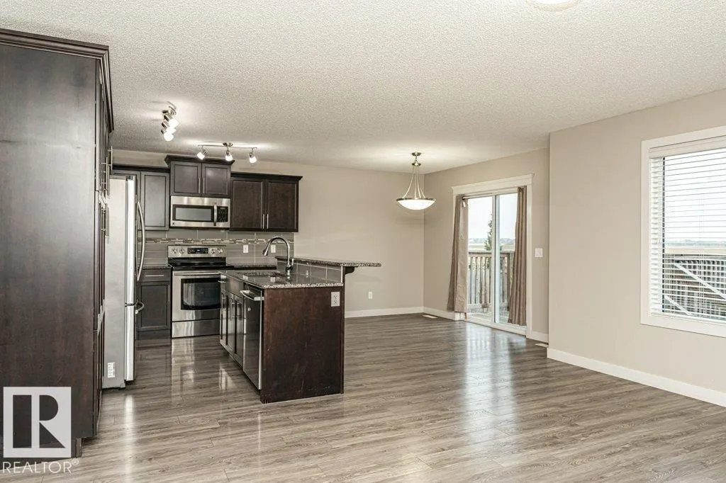 70 SANTANA Crescent