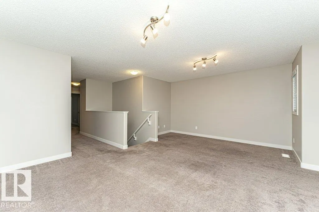 70 SANTANA Crescent