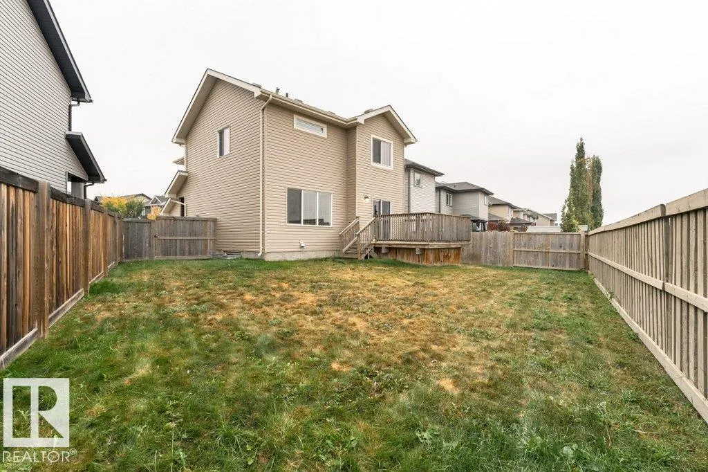 70 SANTANA Crescent