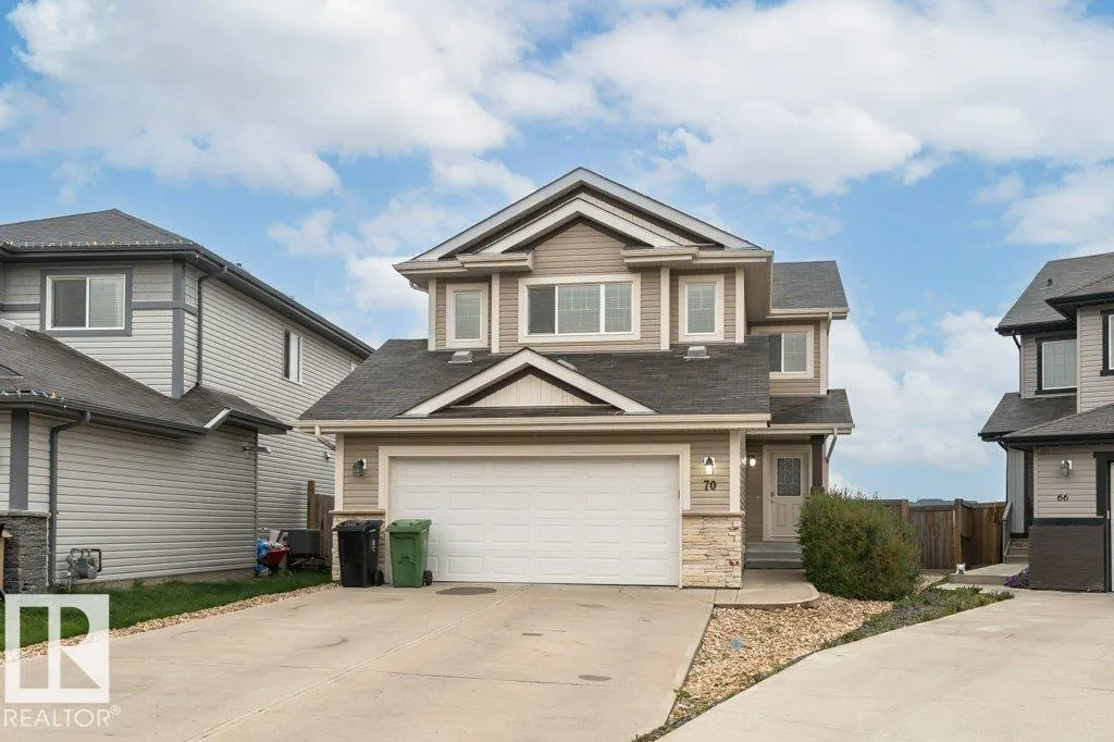 70 SANTANA Crescent