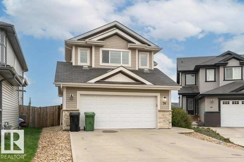 70 SANTANA Crescent