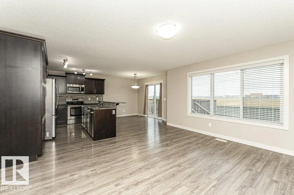 70 SANTANA Crescent