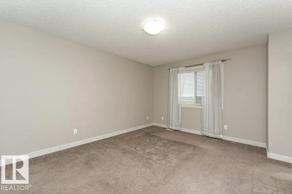 70 SANTANA Crescent