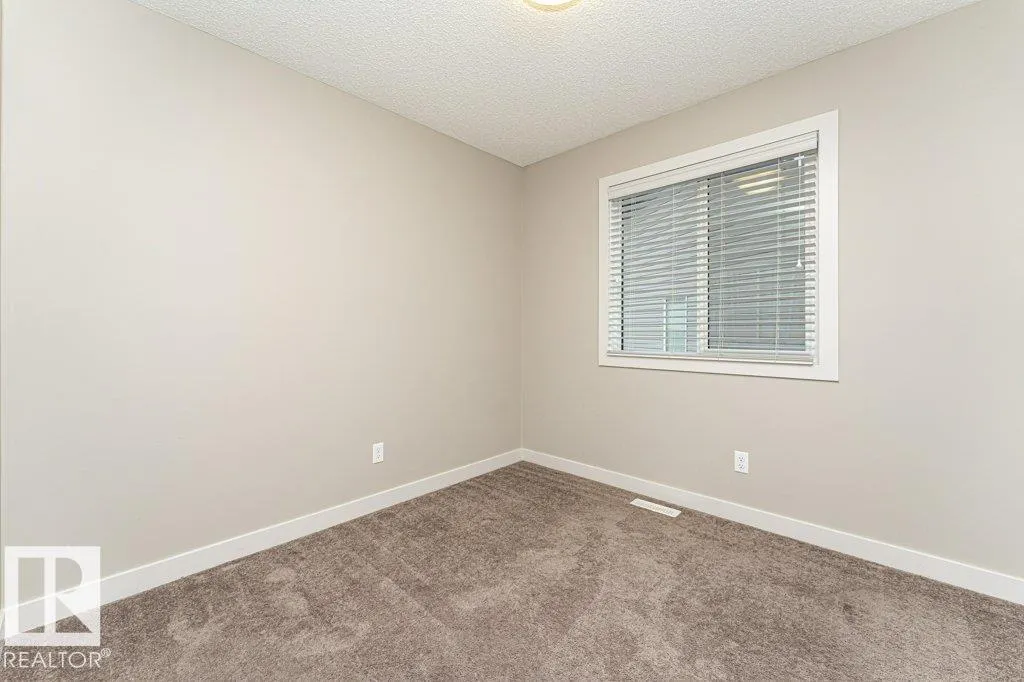 70 SANTANA Crescent