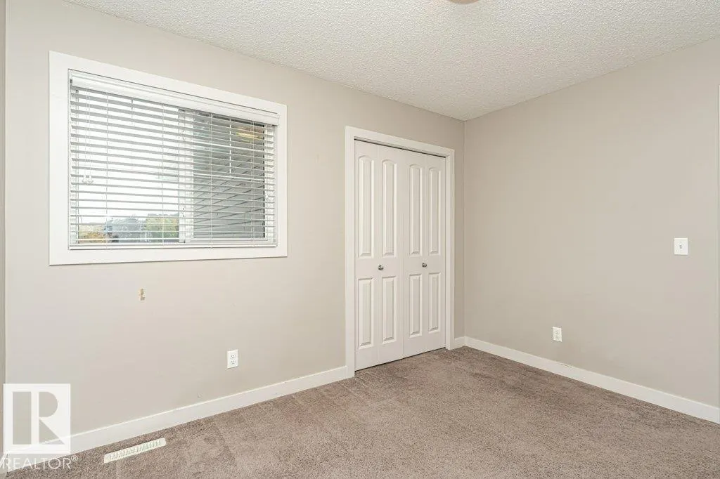 70 SANTANA Crescent