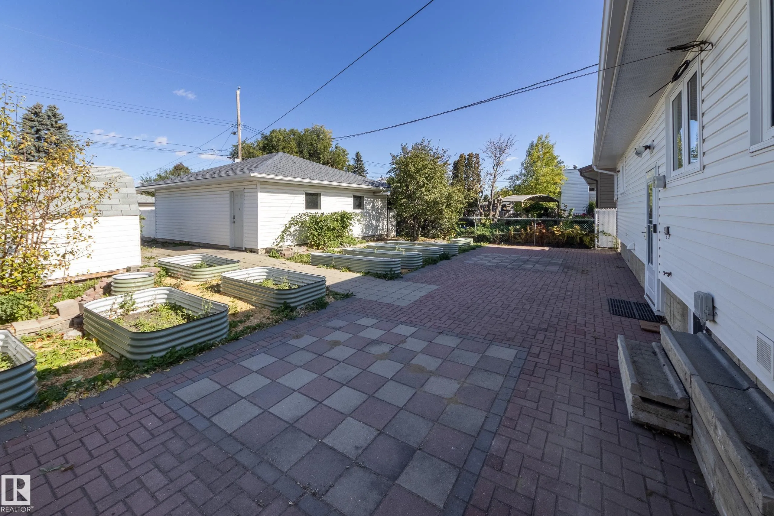 6108 84 Avenue