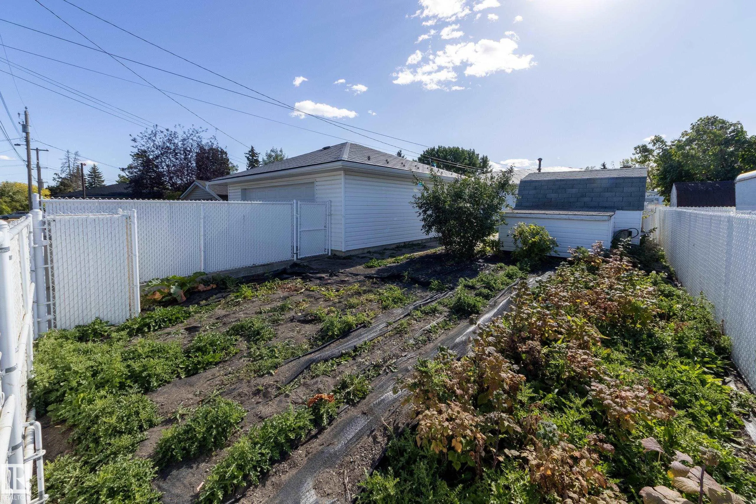 6108 84 Avenue