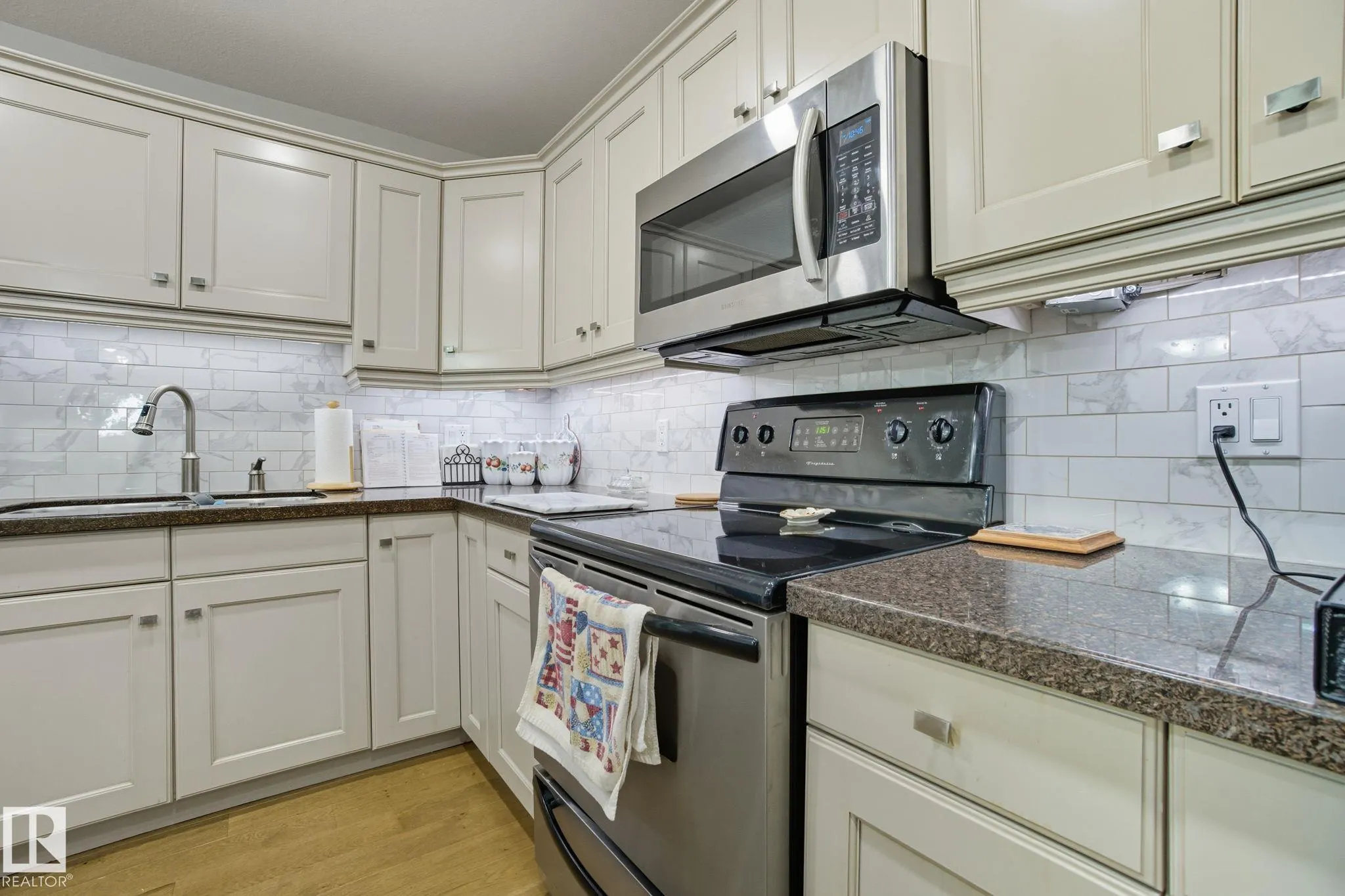 278 SUDER GREENS Drive