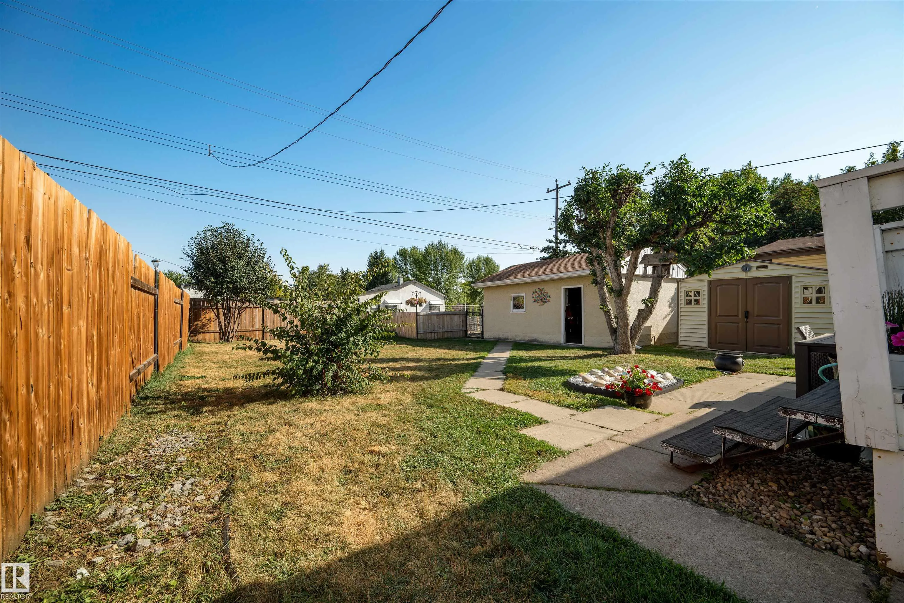 11005 38 Street