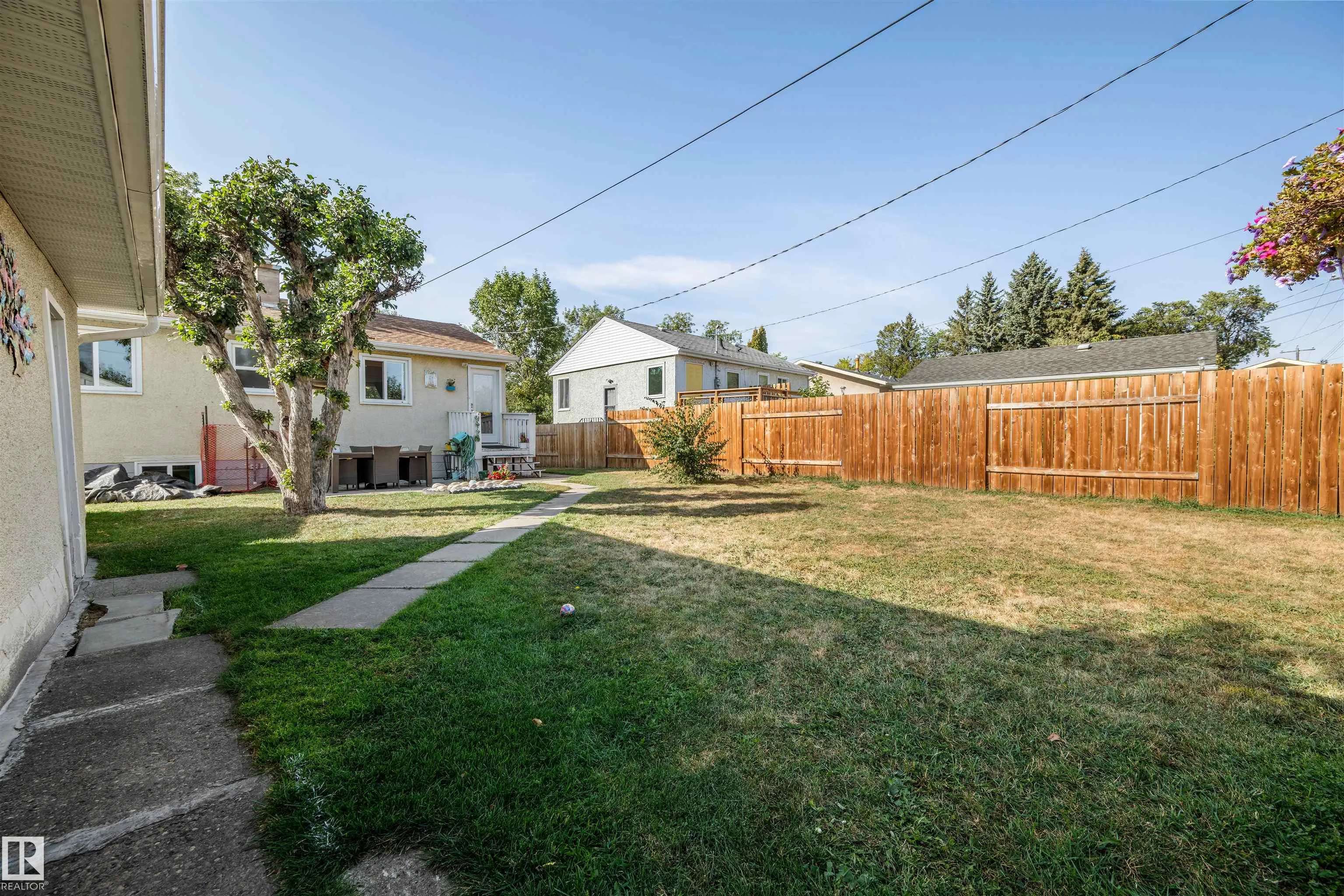 11005 38 Street