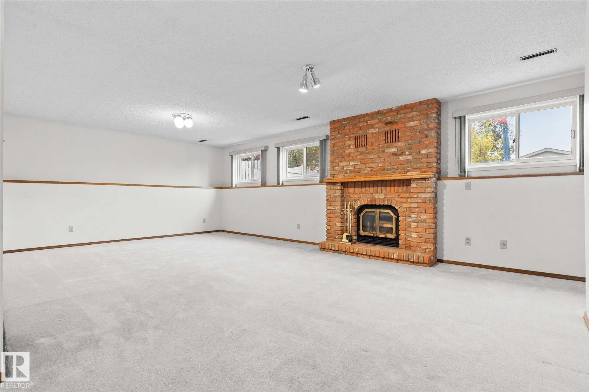 48 MCKEAN Way