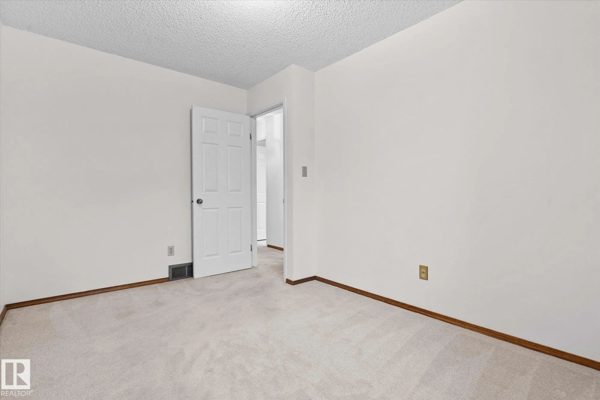 48 MCKEAN Way