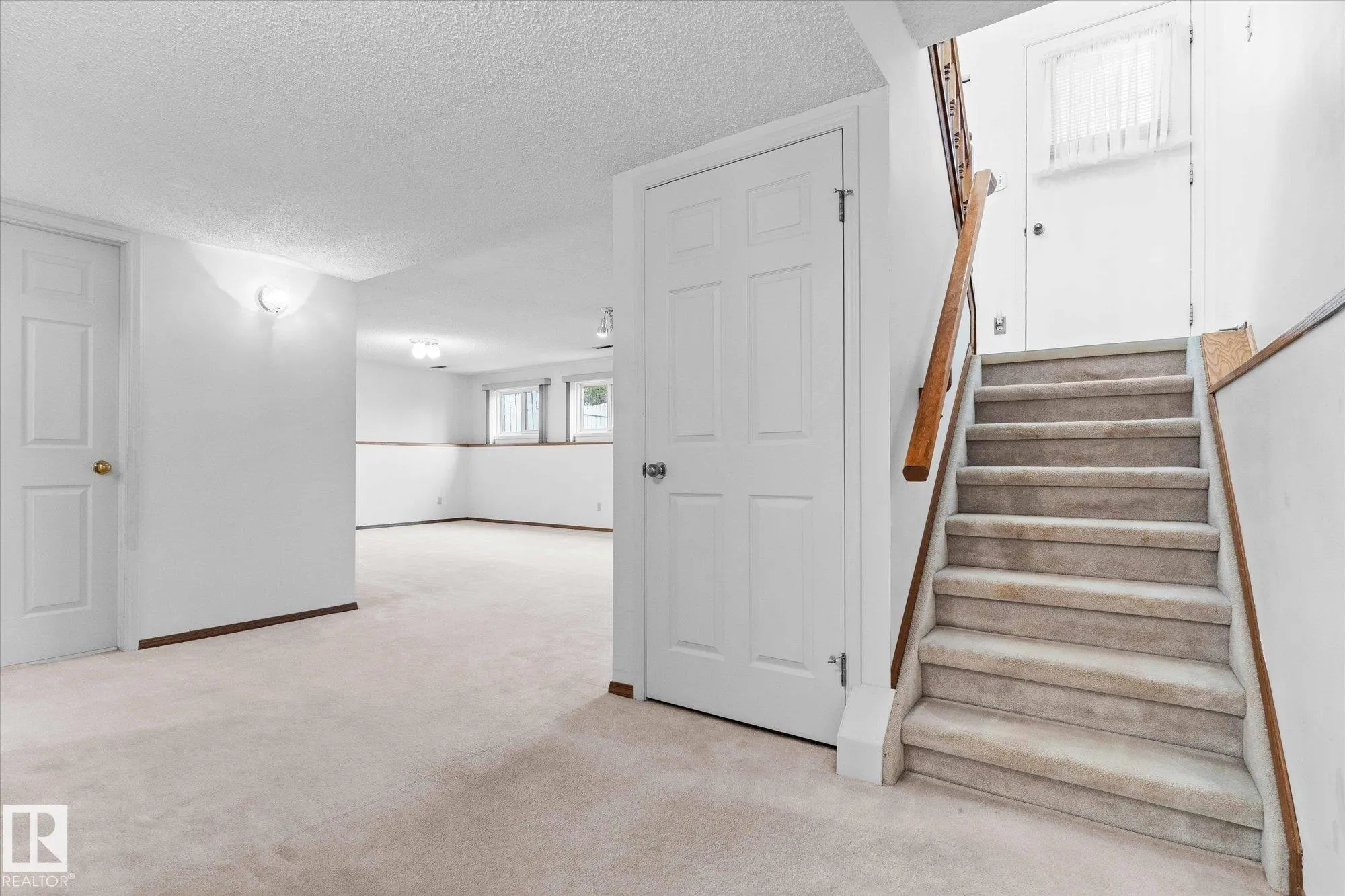 48 MCKEAN Way