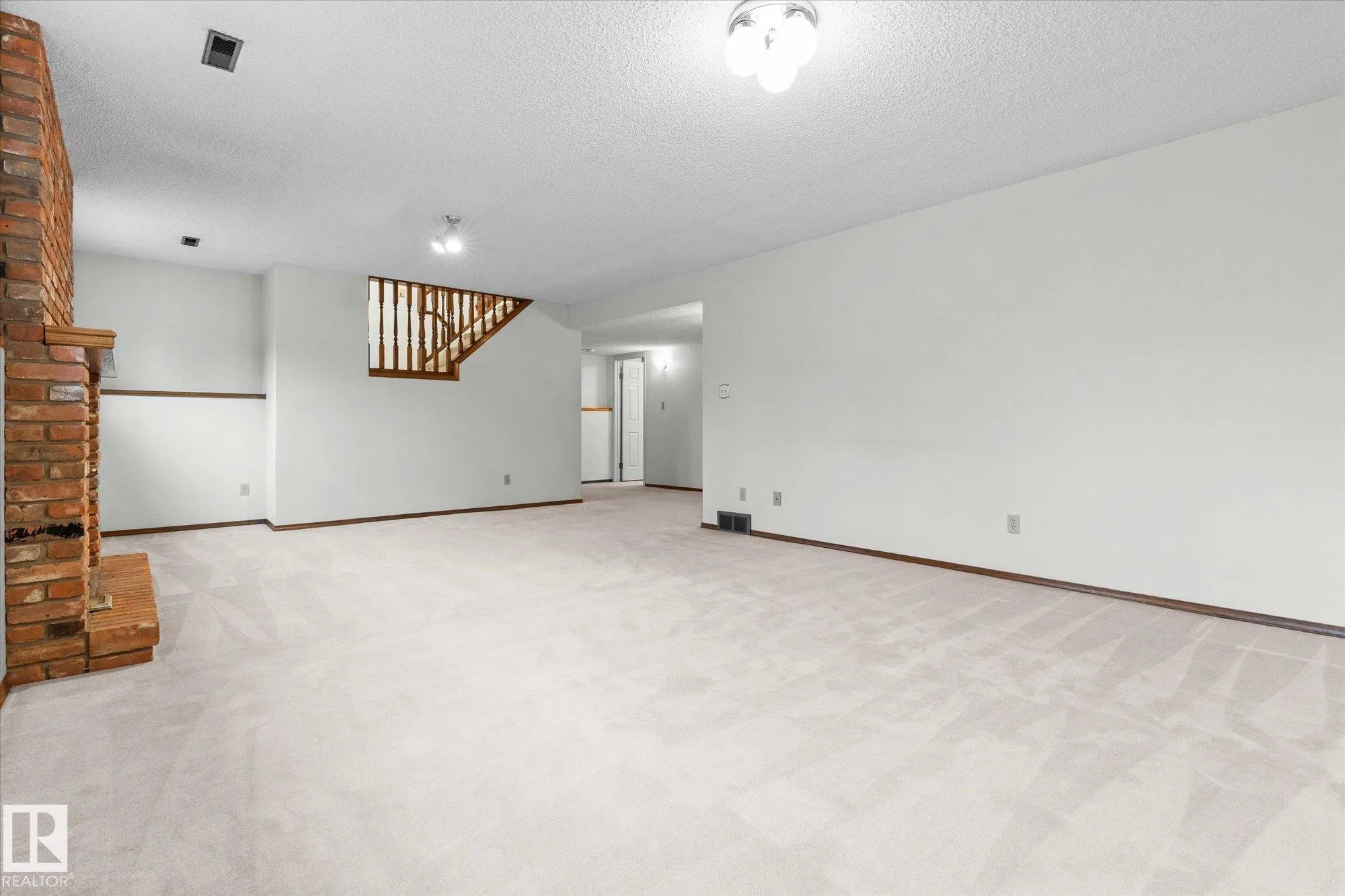 48 MCKEAN Way