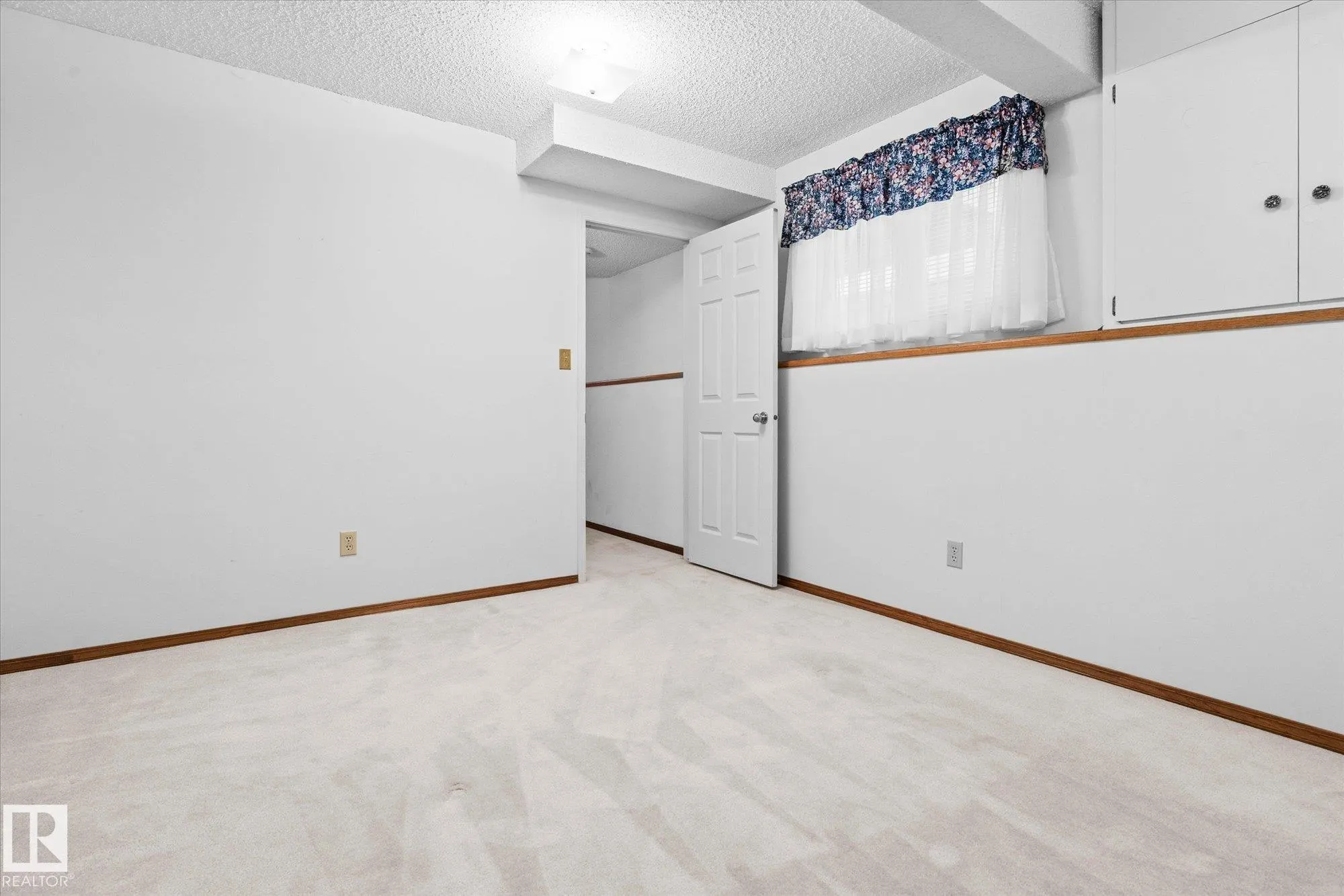 48 MCKEAN Way