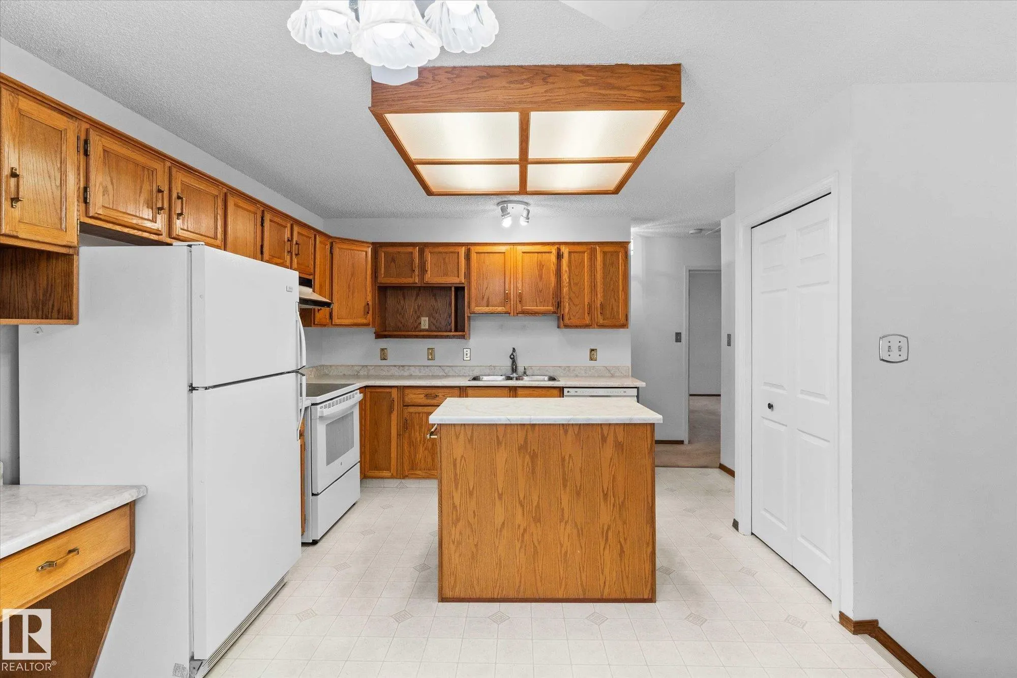 48 MCKEAN Way