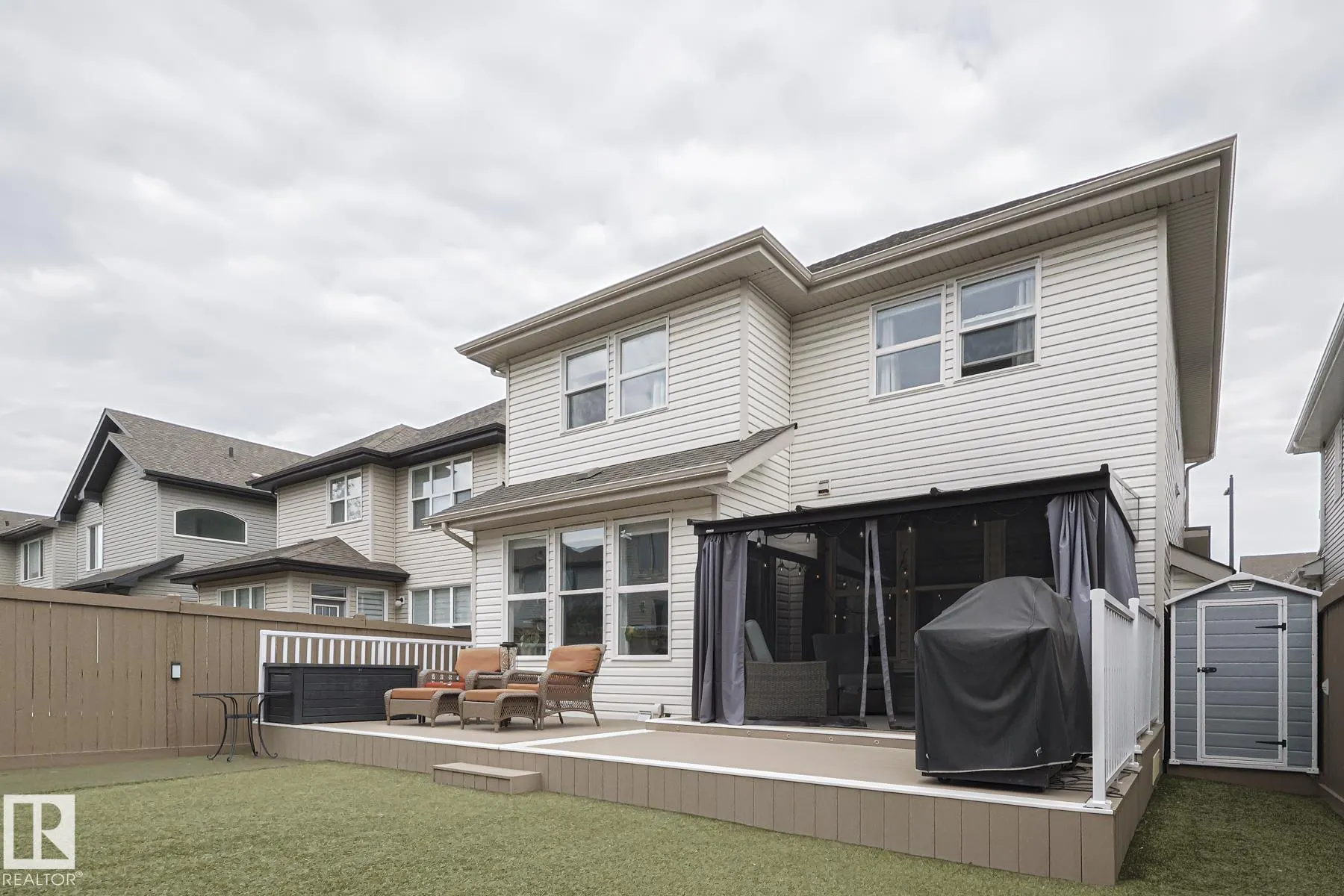 128 SANDALWOOD Crescent