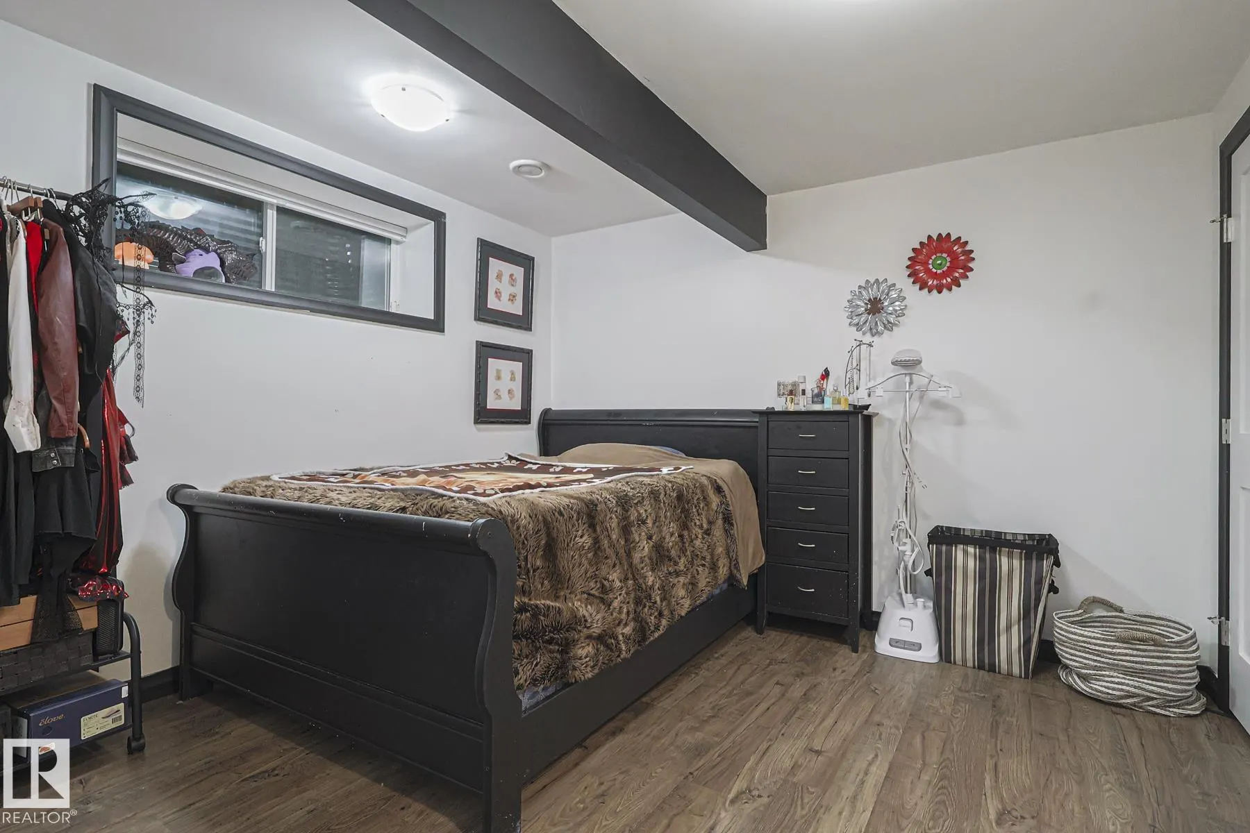 128 SANDALWOOD Crescent