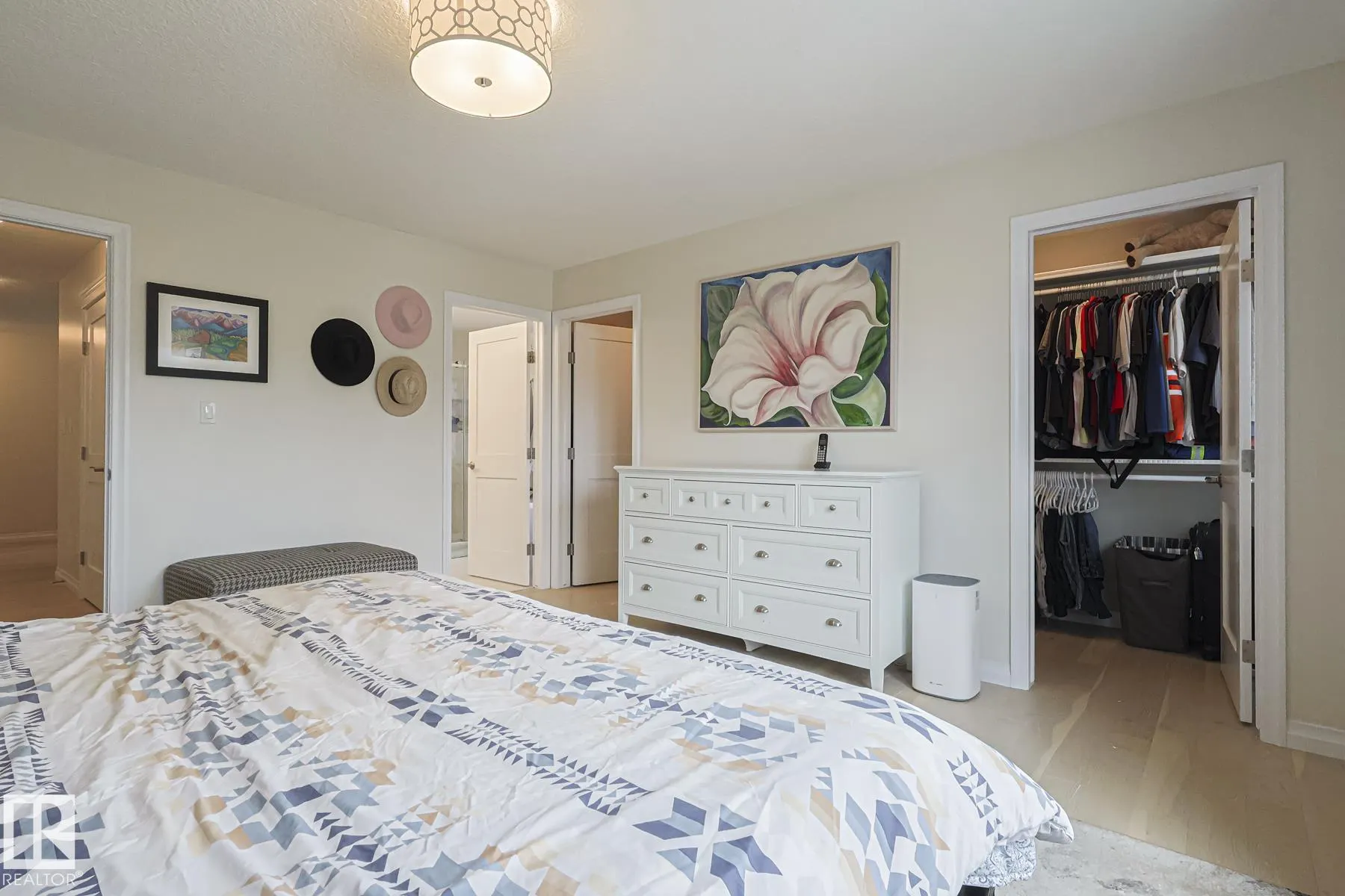 128 SANDALWOOD Crescent