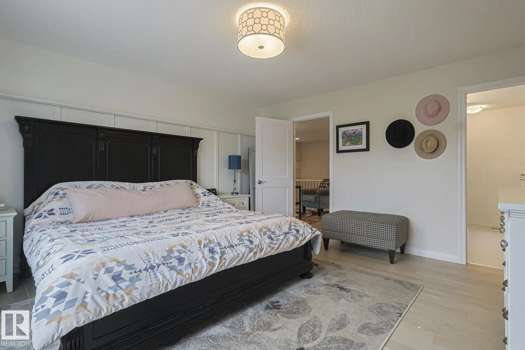 128 SANDALWOOD Crescent