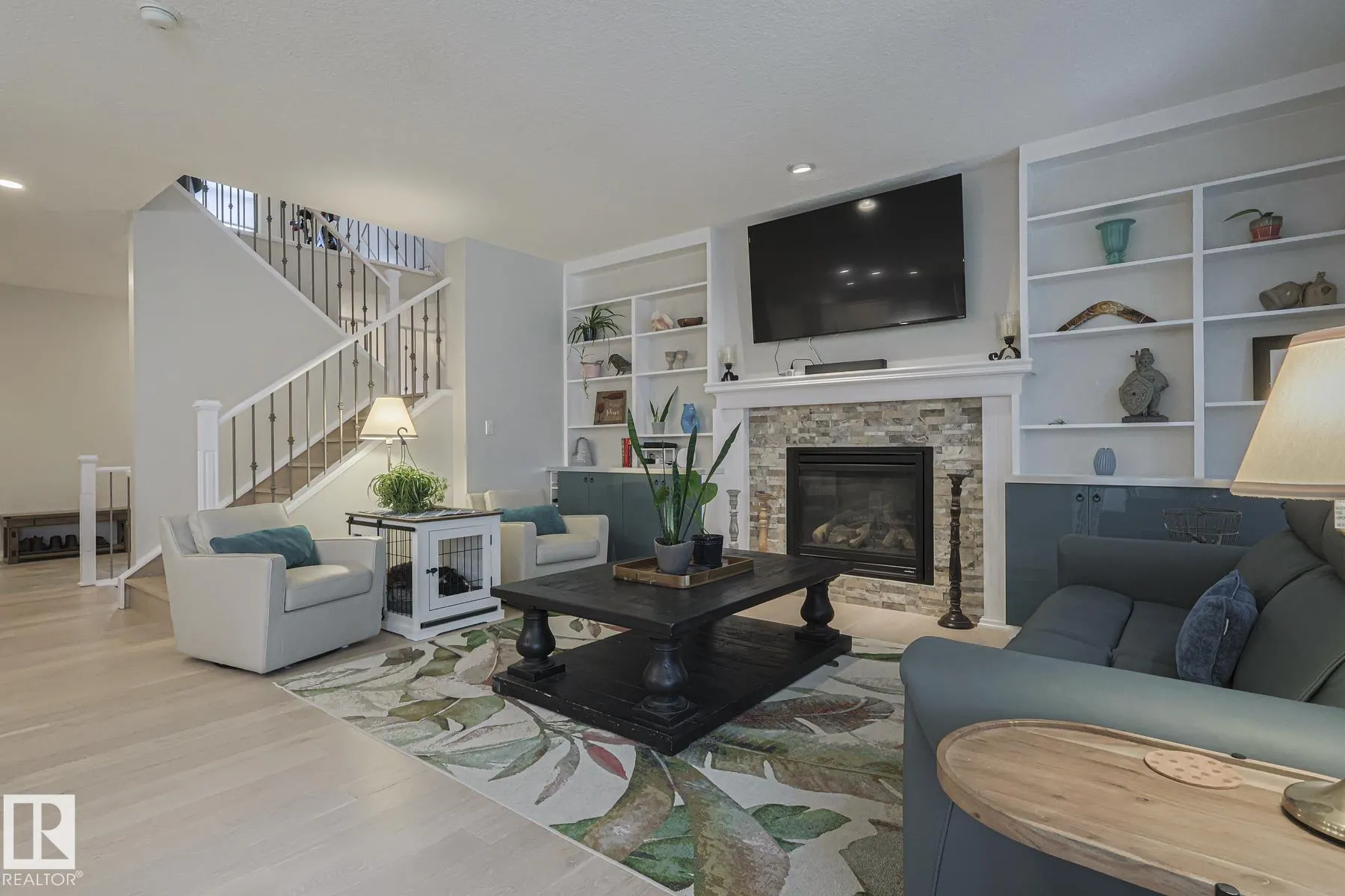 128 SANDALWOOD Crescent