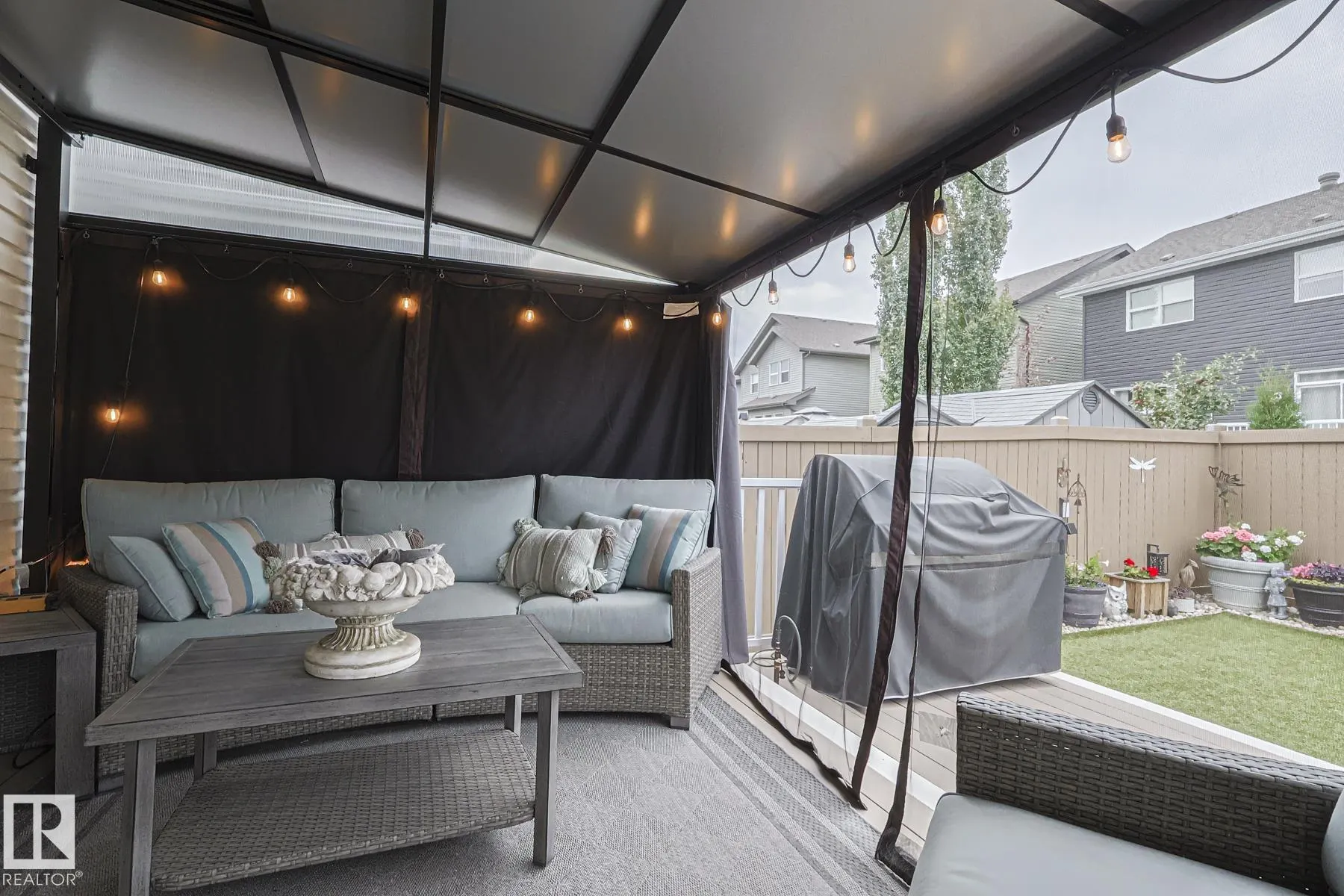 128 SANDALWOOD Crescent