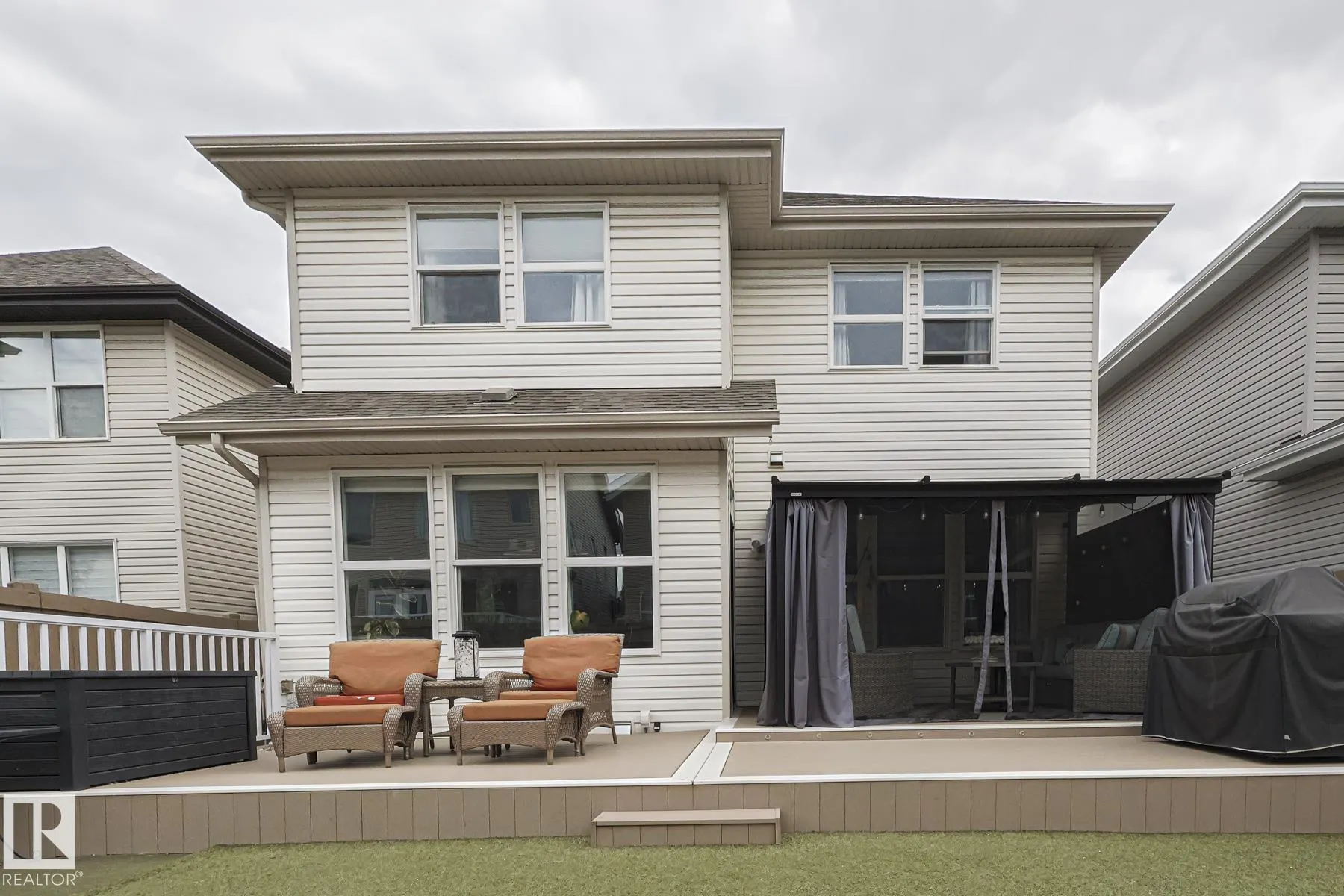 128 SANDALWOOD Crescent