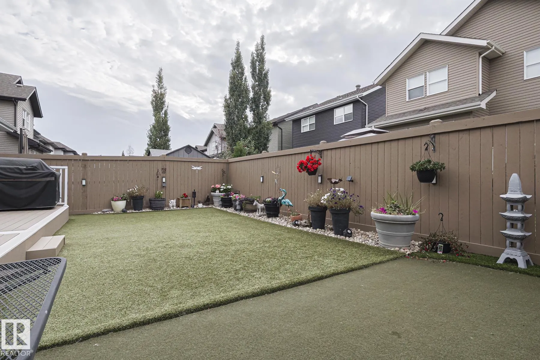 128 SANDALWOOD Crescent