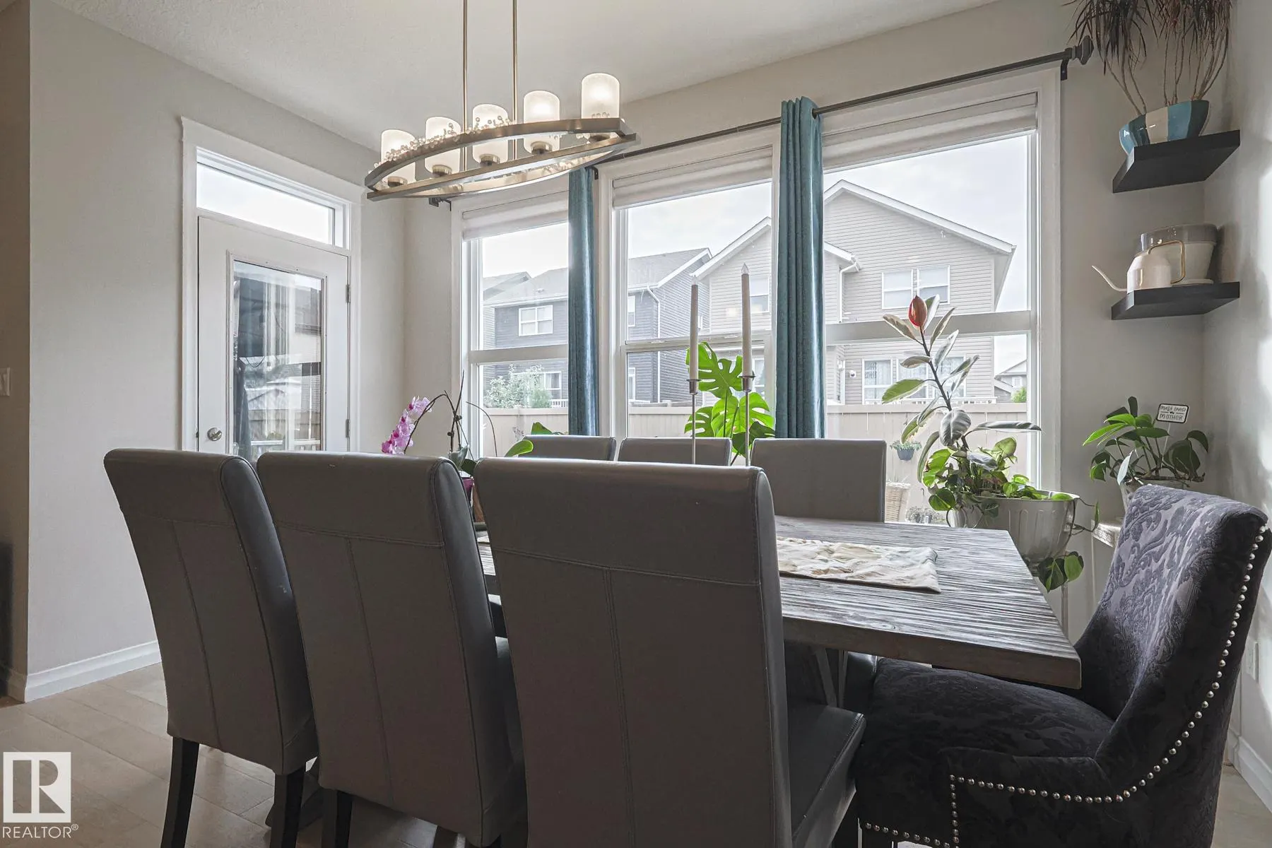 128 SANDALWOOD Crescent