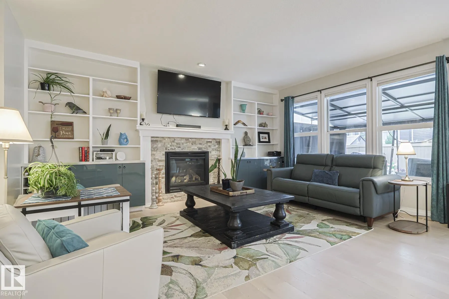 128 SANDALWOOD Crescent