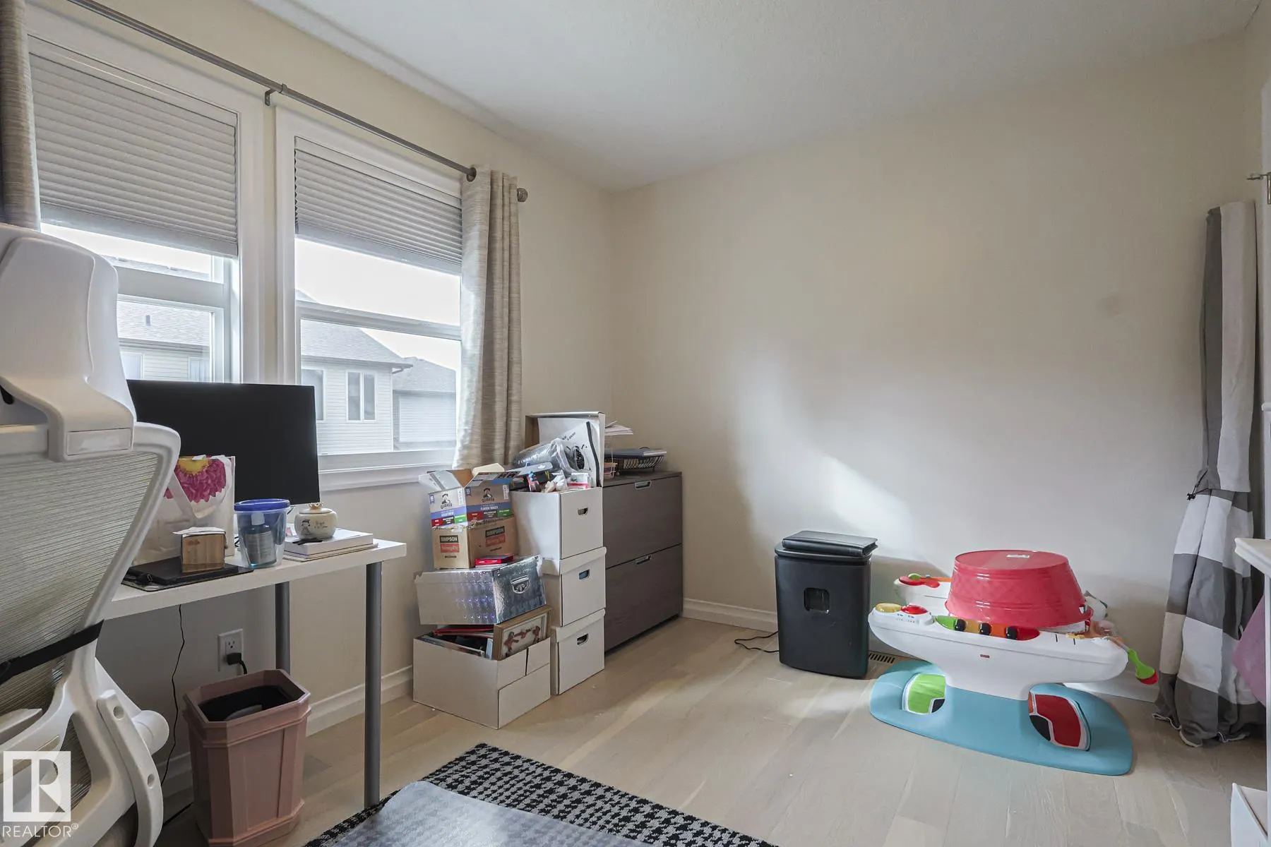 128 SANDALWOOD Crescent